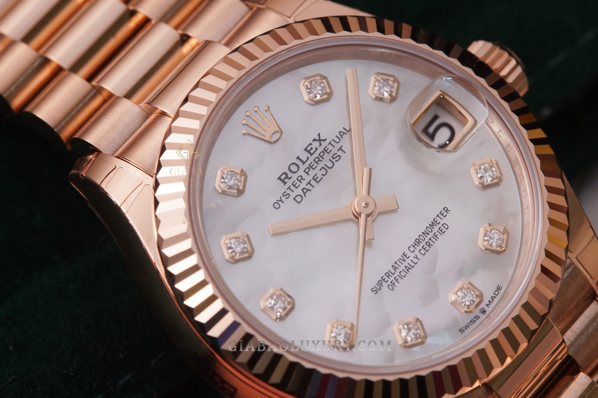 Đồng Hồ Rolex Lady-Datejust 278275 Mặt Số Vỏ Trai