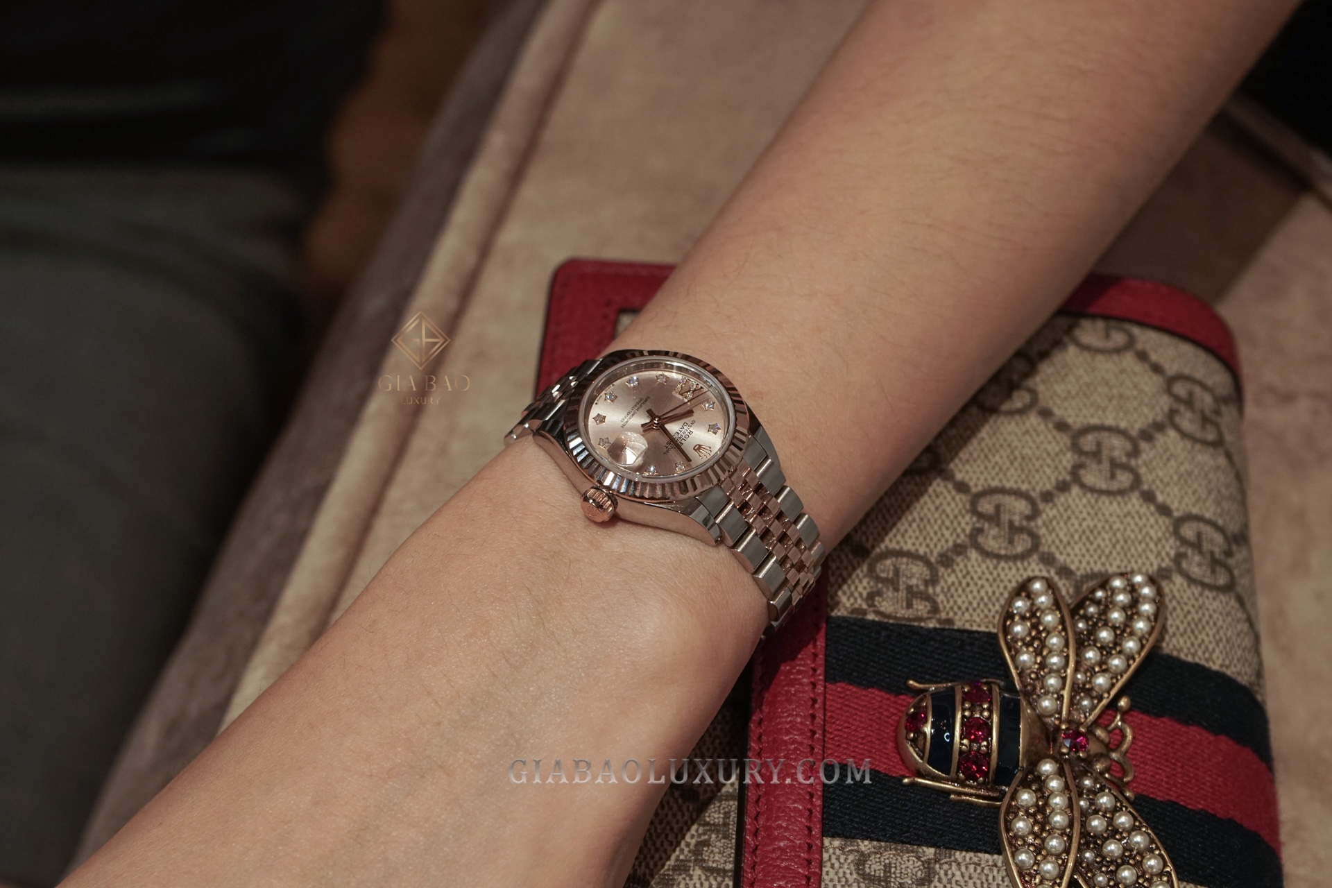 Đồng Hồ Rolex Lady-Datejust 279171 Mặt Số Sundust Cọc Số Kim Cương Sao Góc 9h Cọc La Mã Đính Kim Cương