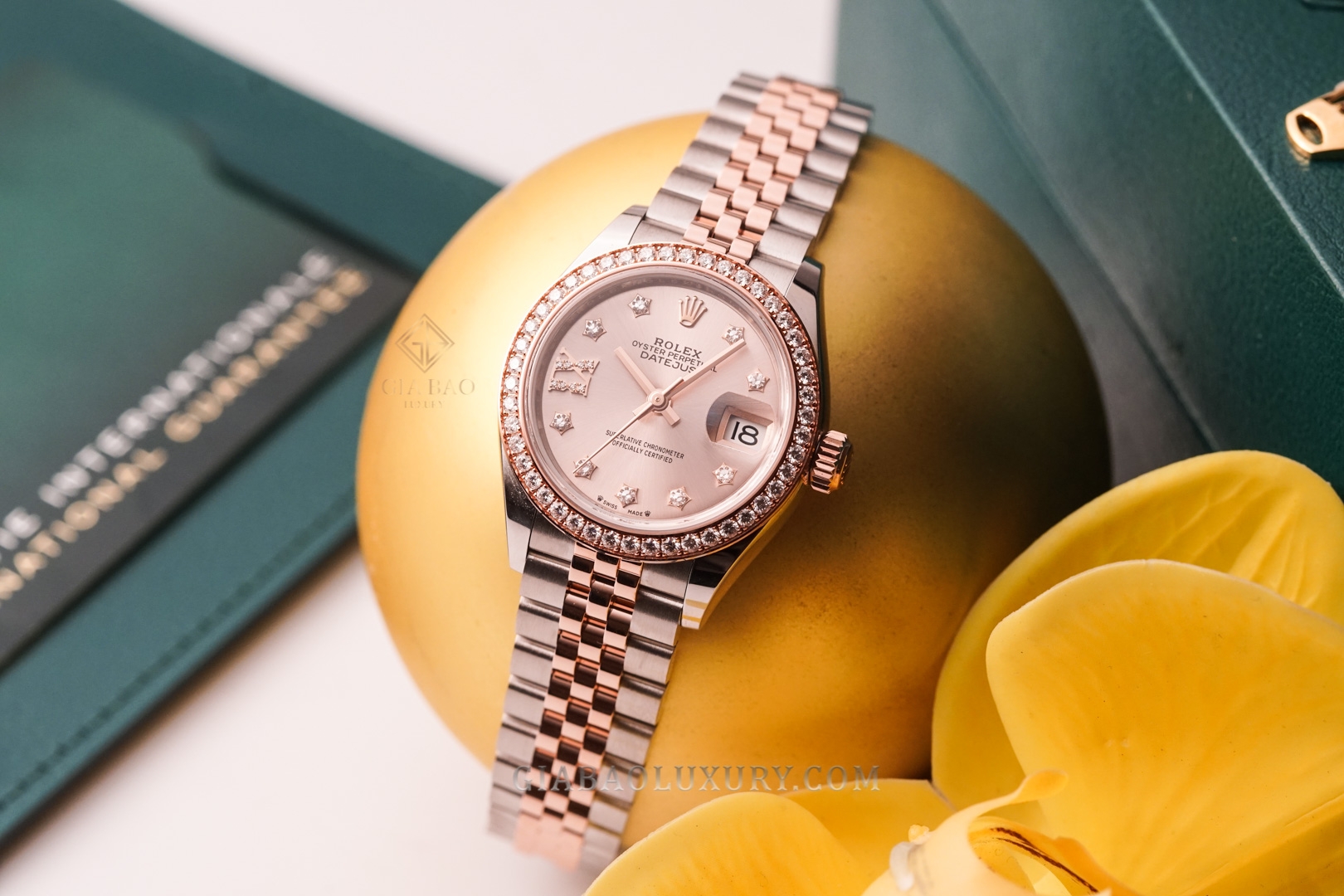 Đồng Hồ Rolex Lady-Datejust 279381RBR Mặt Sundust Cọc Số Kim Cương Sao