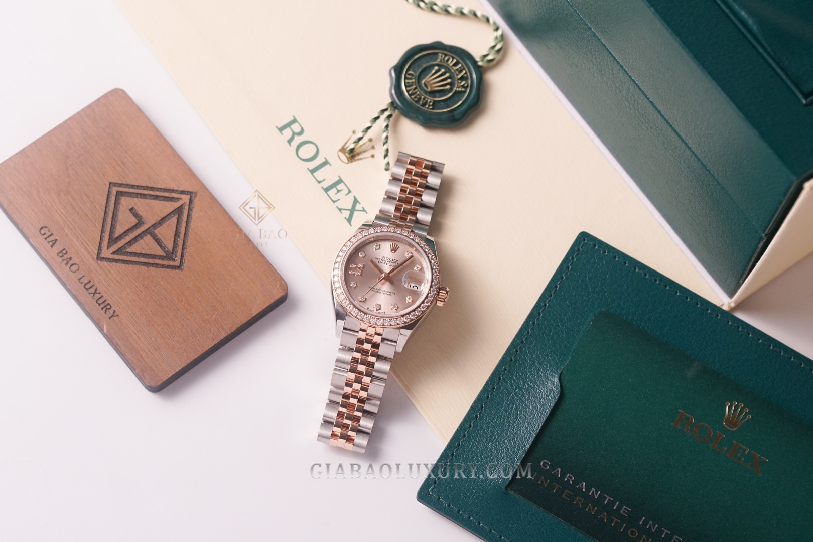 Đồng Hồ Rolex Lady-Datejust 279381RBR Mặt Sundust Cọc Số Kim Cương Sao