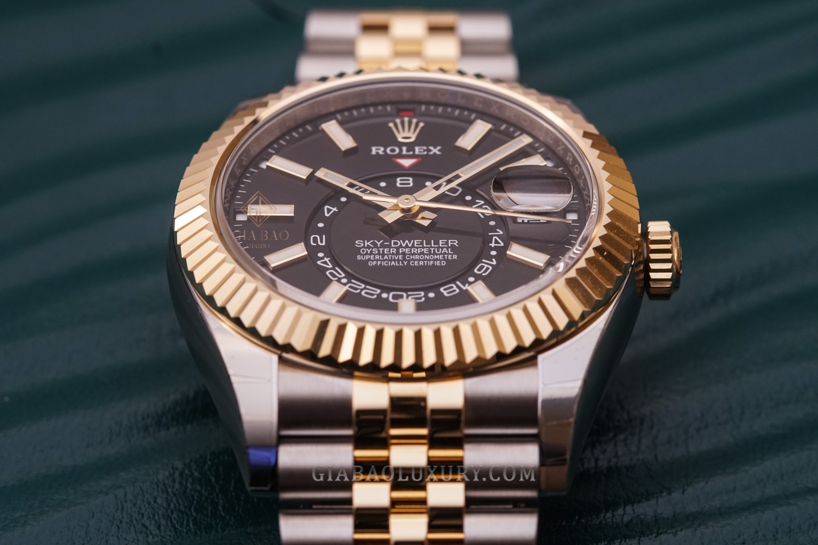 Đồng Hồ Rolex Sky-Dweller 326933-0005 Mặt Số Đen