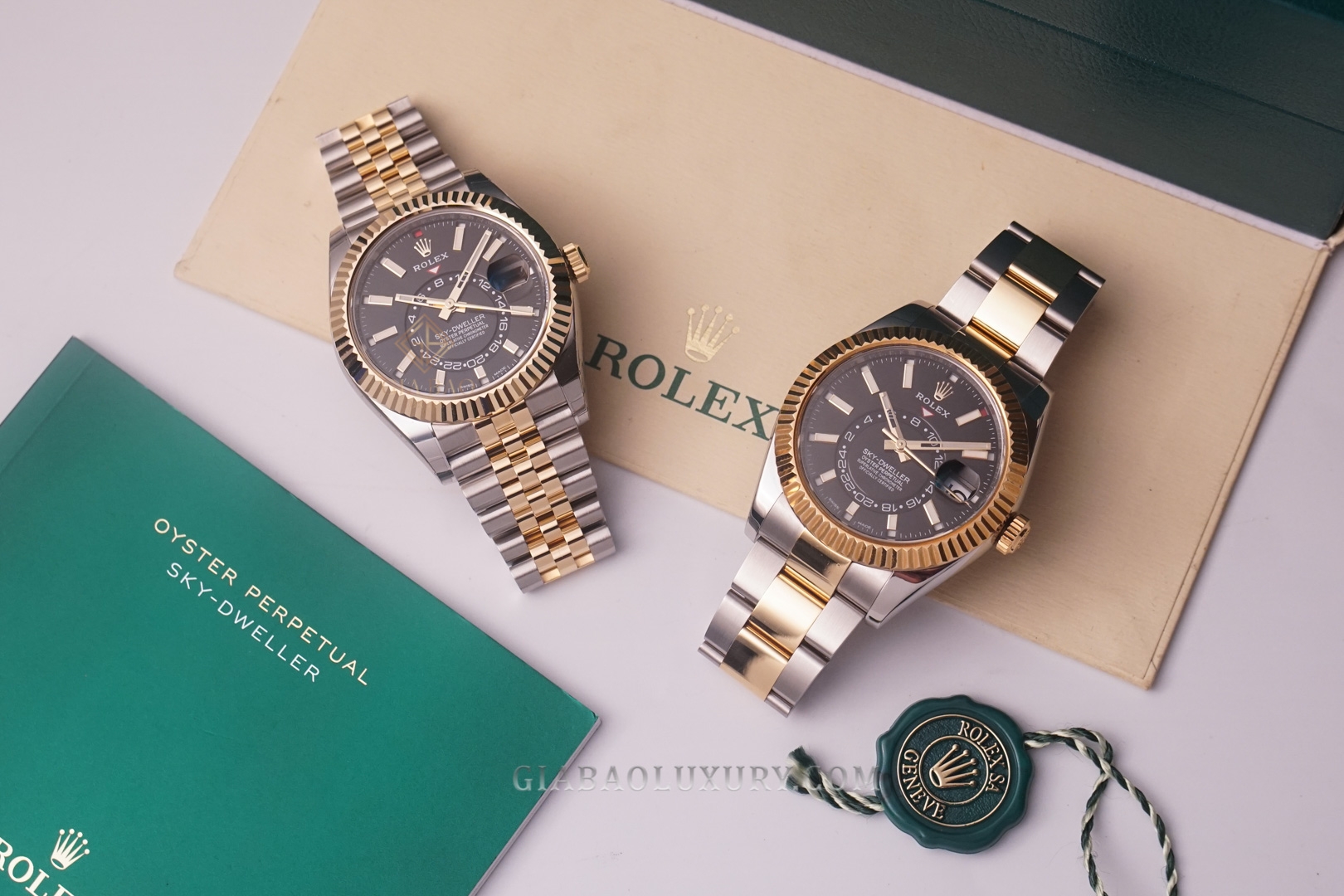 Đồng Hồ Rolex Sky-Dweller 326933-0005 Mặt Số Đen