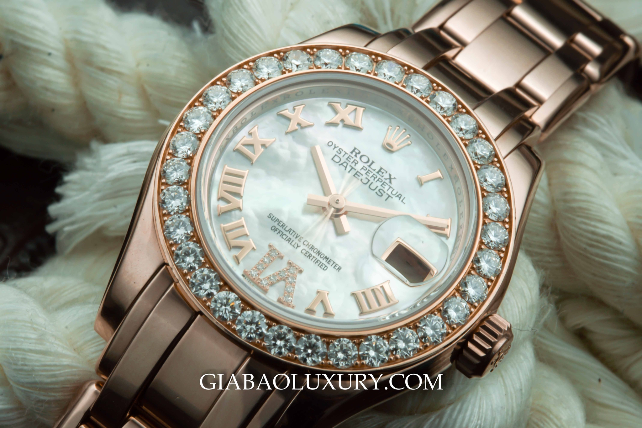 Rolex Pearlmaster 29 vàng Everose mặt số xà cừ trắng