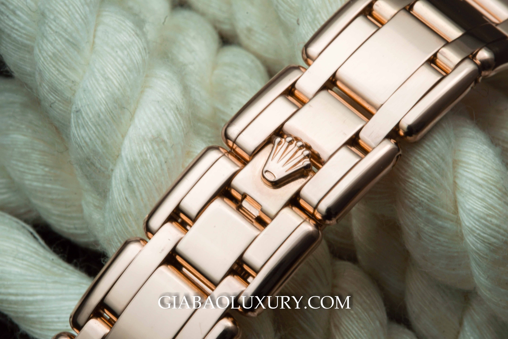 Rolex Pearlmaster 29 vàng Everose mặt số xà cừ trắng