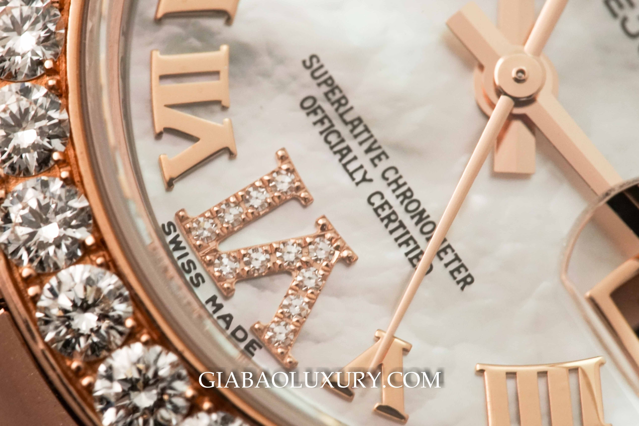 Rolex Pearlmaster 29 vàng Everose mặt số xà cừ trắng