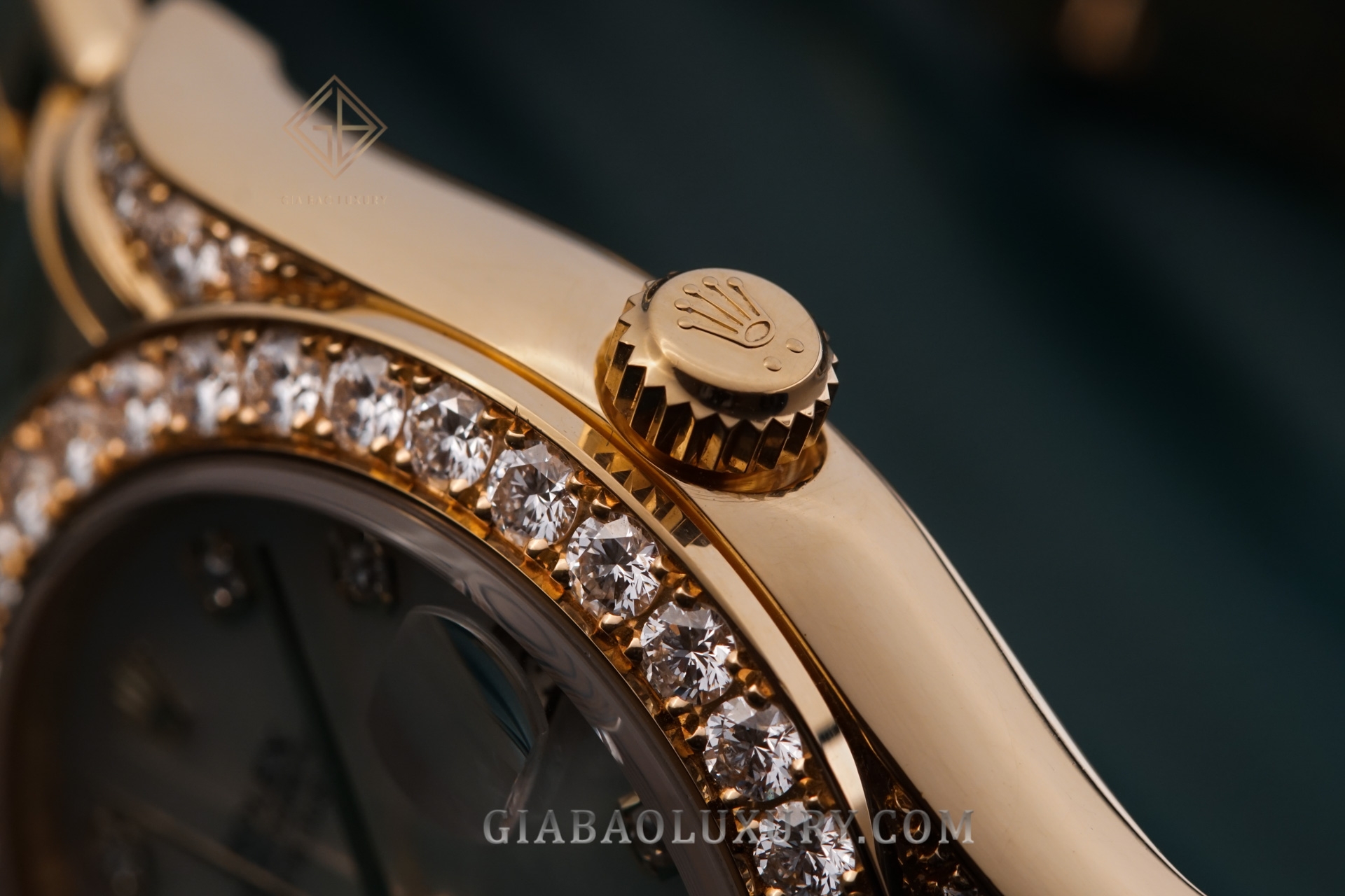 đồng hồ Rolex Pearlmaster 34 81158 Mặt Số Vỏ Trai Trắng