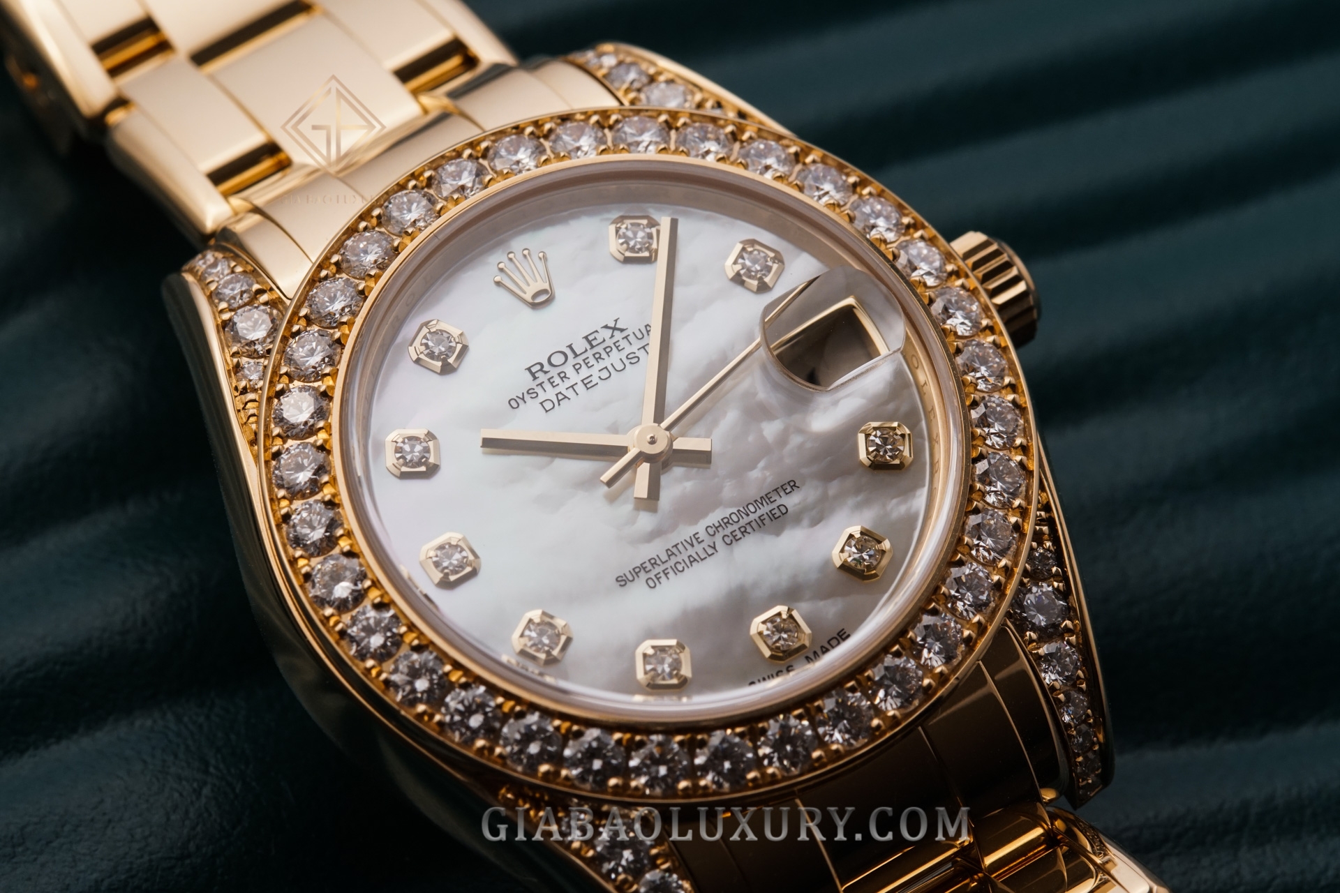 Đồng hồ Rolex Pearlmaster 34 81158 Mặt Số Vỏ Trai Trắng