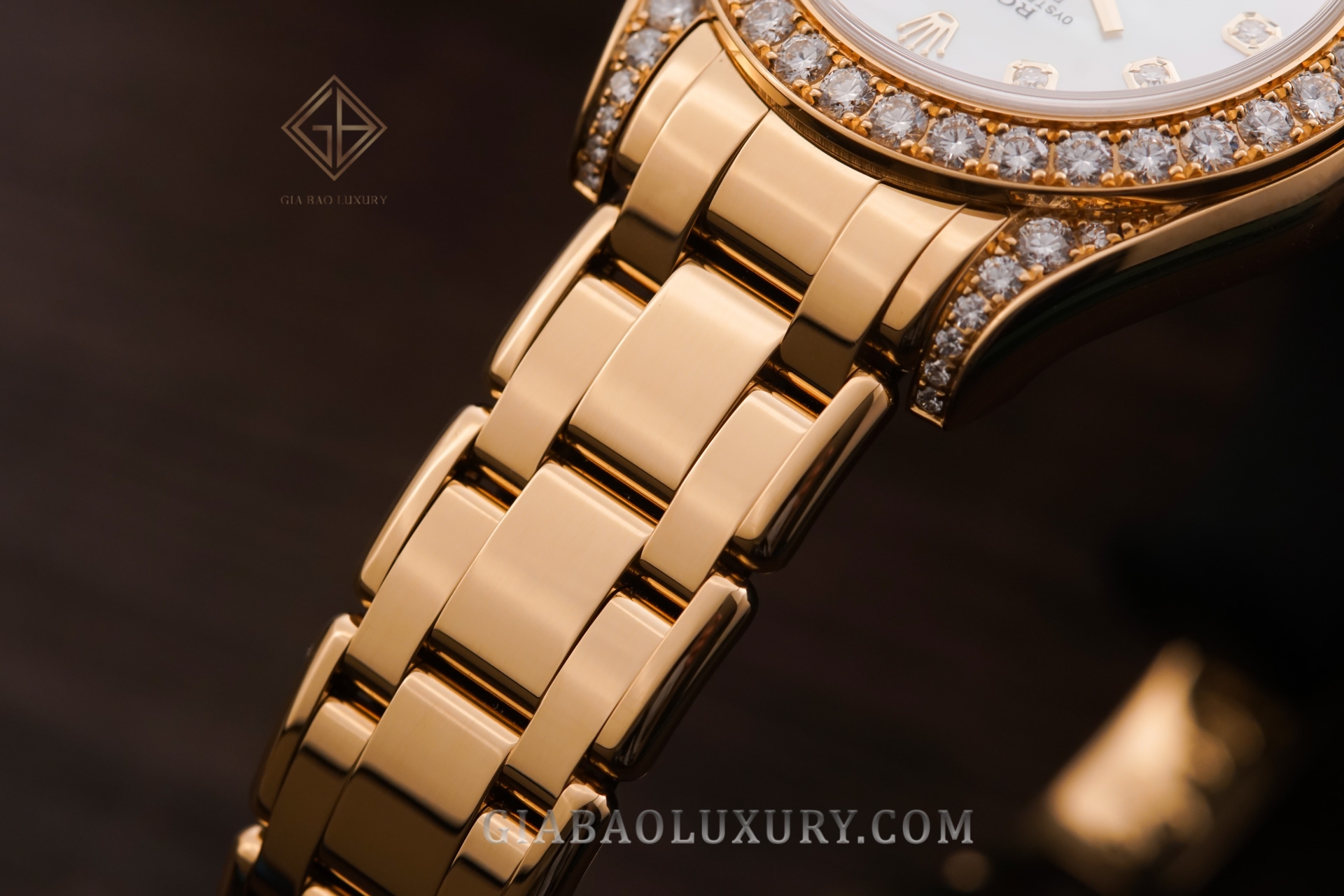 đồng hồ Rolex Pearlmaster 34 81158 Mặt Số Vỏ Trai Trắng