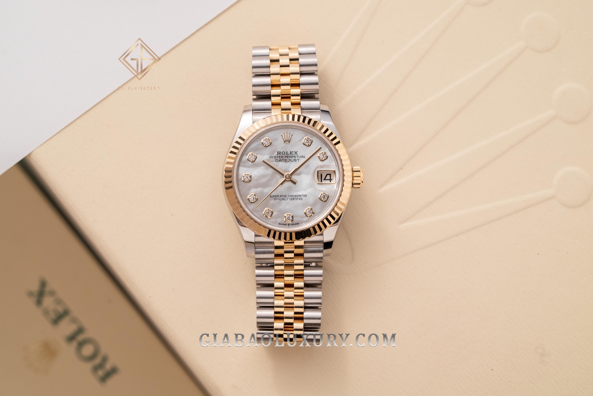 Đồng Hồ Rolex Datejust 31 278273 Mặt Vỏ Trai Trắng