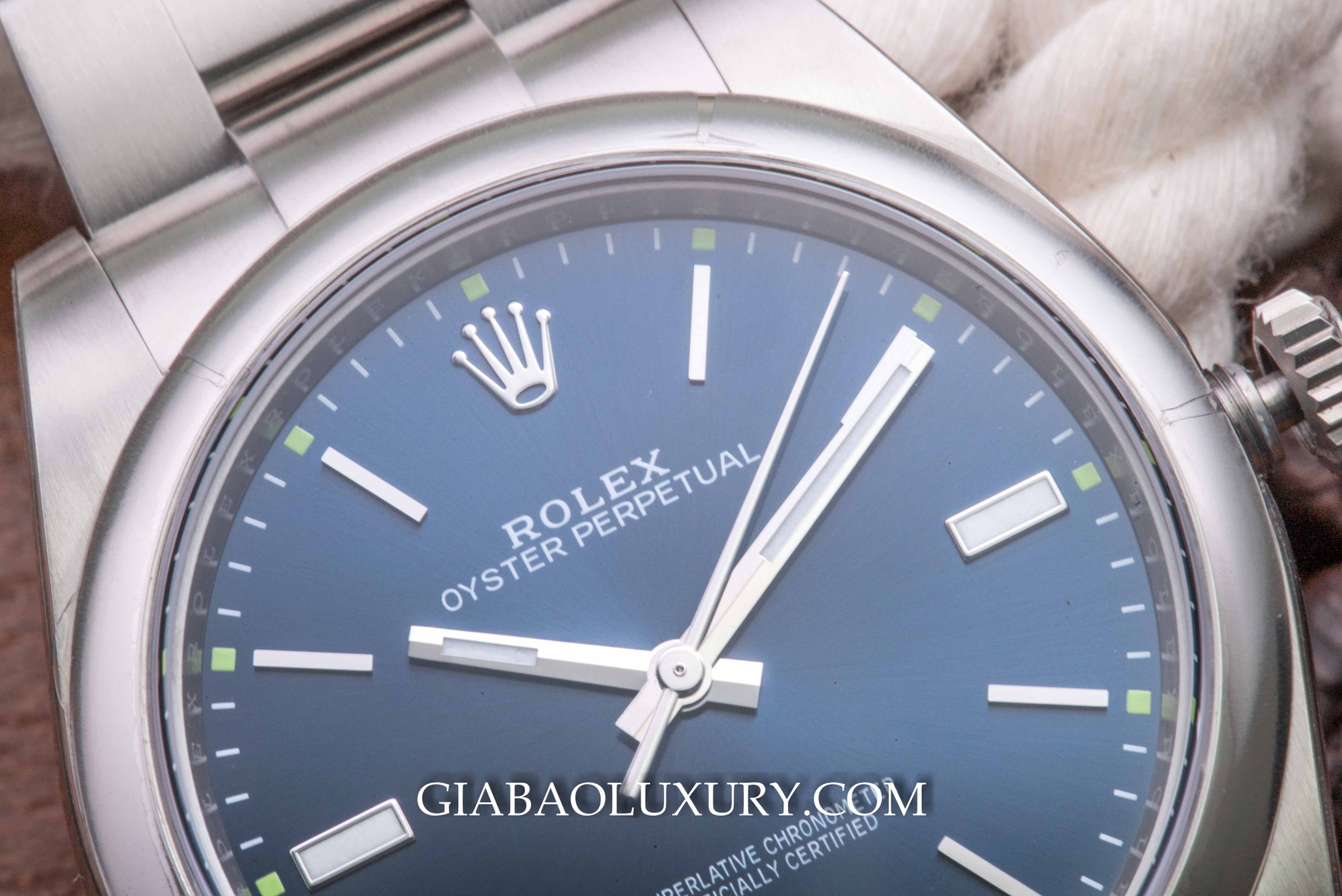 đồng hồ Rolex Oyster Perpetual 114300
