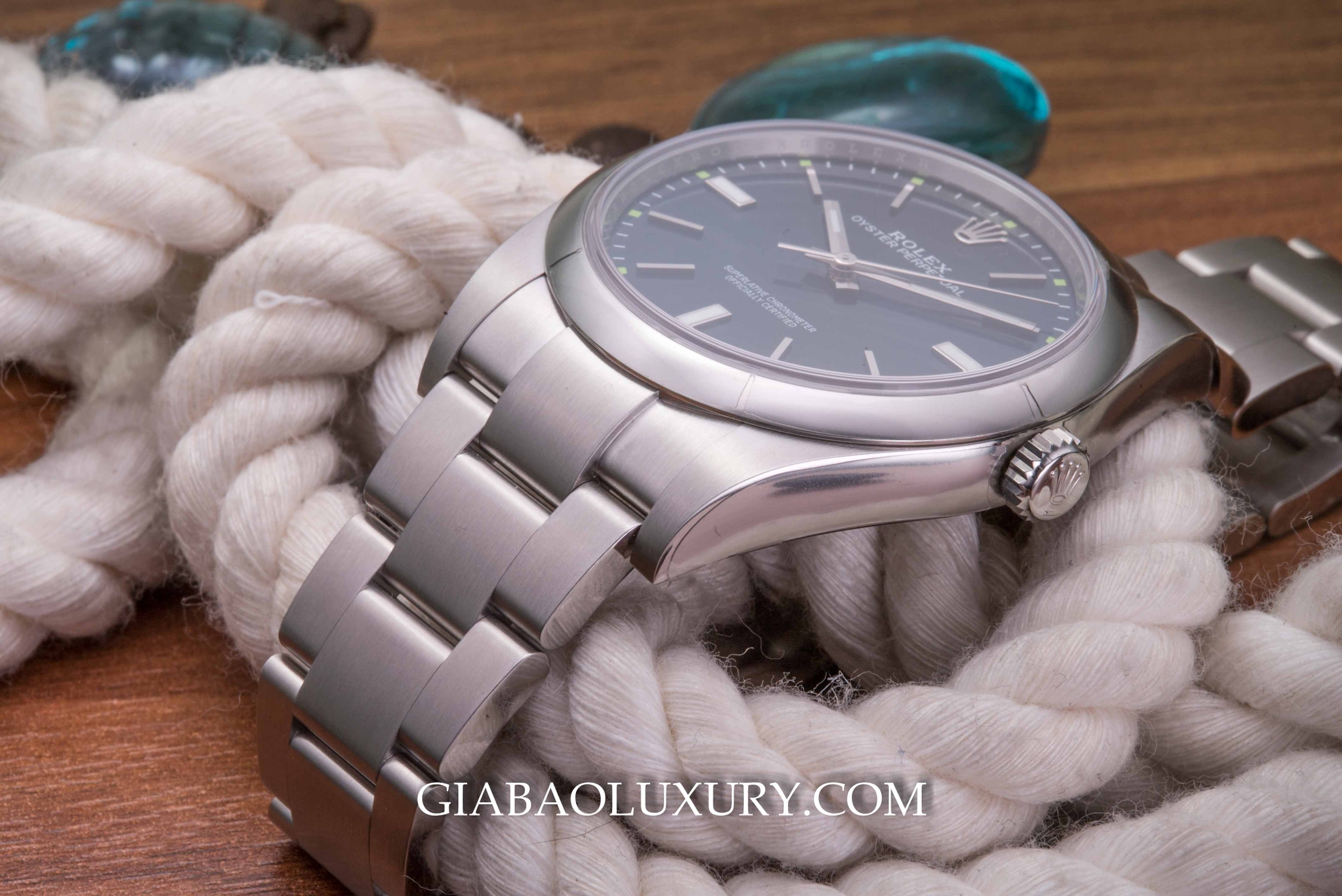 đồng hồ Rolex Oyster Perpetual 114300