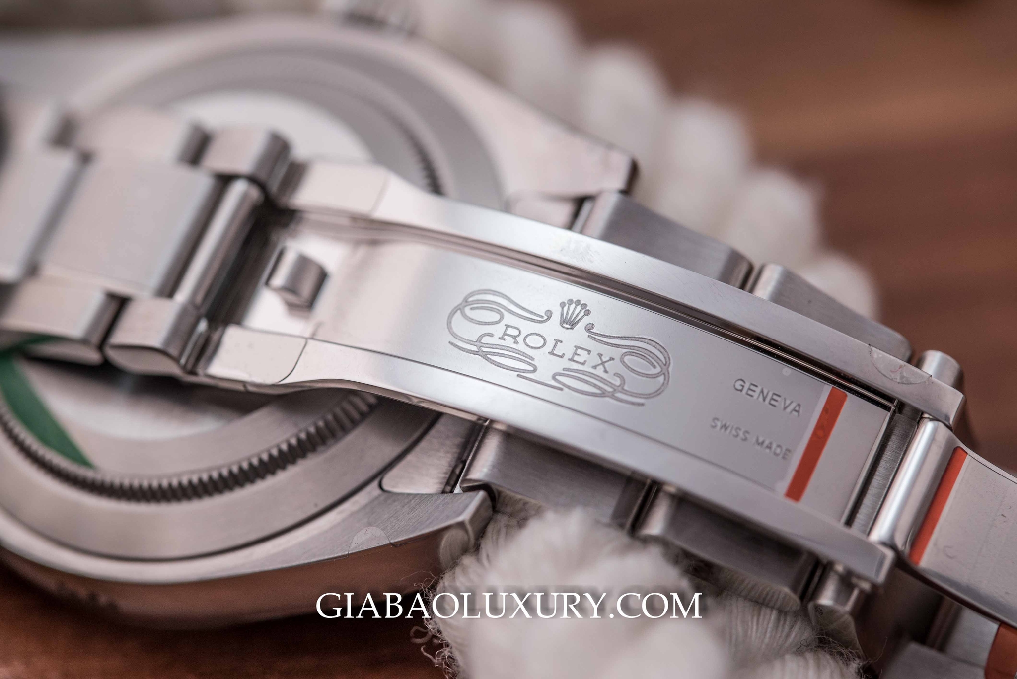 đồng hồ Rolex Oyster Perpetual 114300