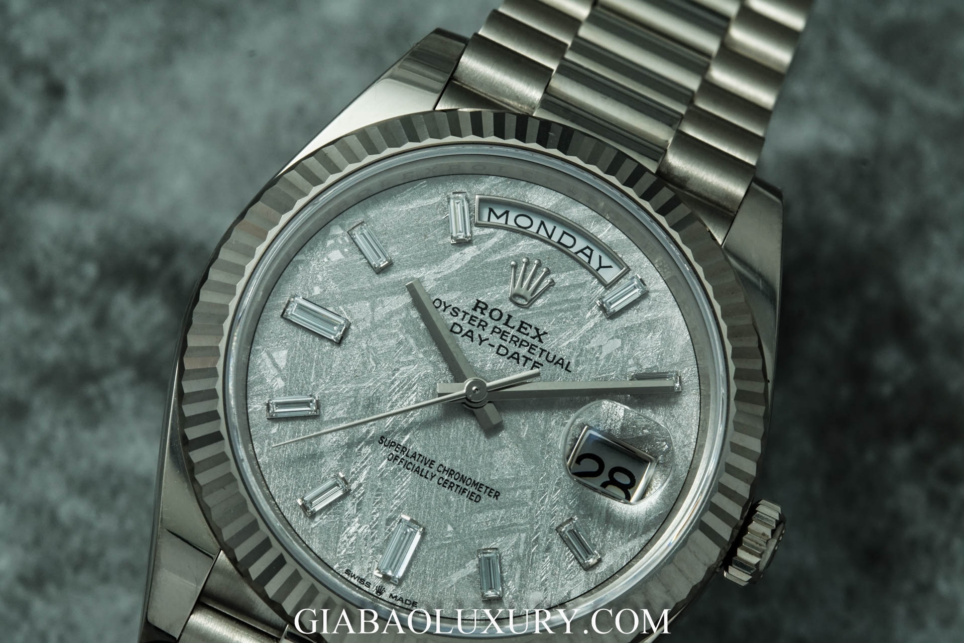 Đồng hồ Rolex Day-Date 228239-0055 Mặt Số Đá Thiên Thạch