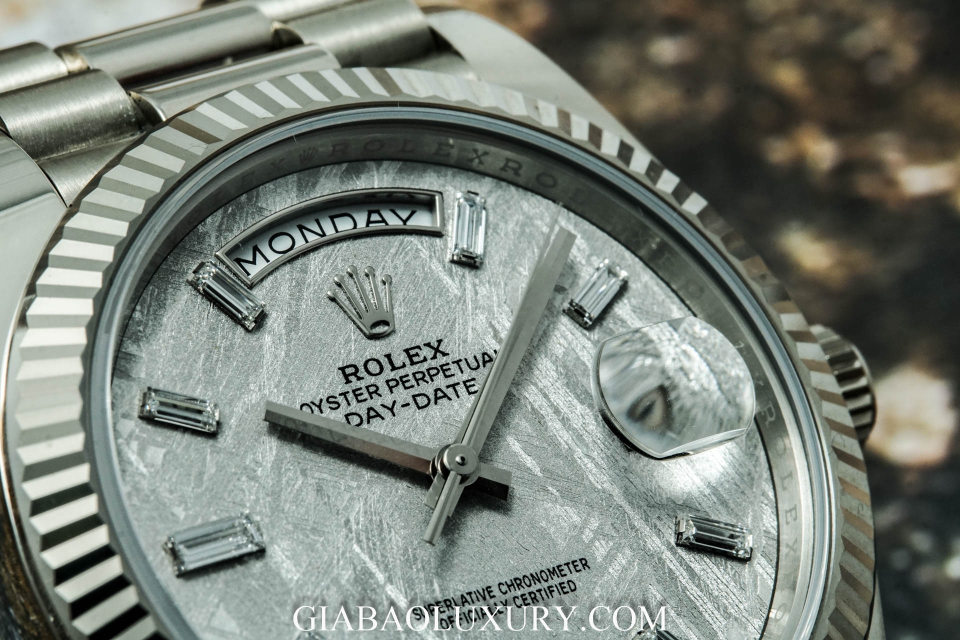 Đồng hồ Rolex Day-Date 228239-0055 Mặt Số Đá Thiên Thạch