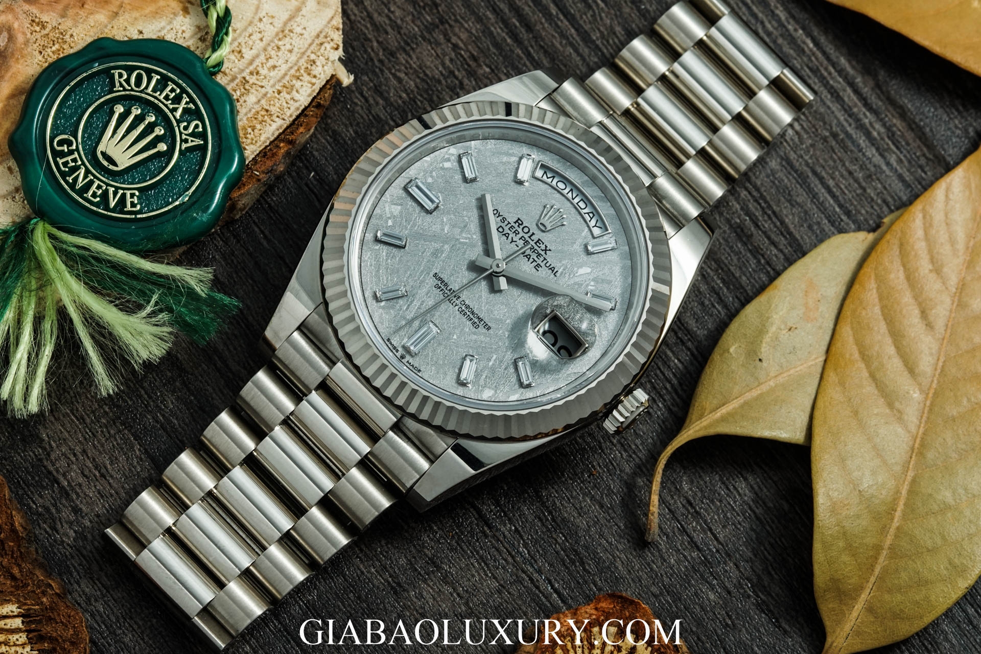 Đồng hồ Rolex Day-Date 228239-0055 Mặt Số Đá Thiên Thạch