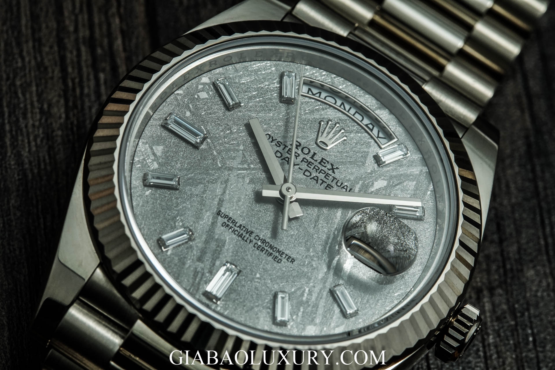 Đồng hồ Rolex Day-Date 228239-0055 Mặt Số Đá Thiên Thạch
