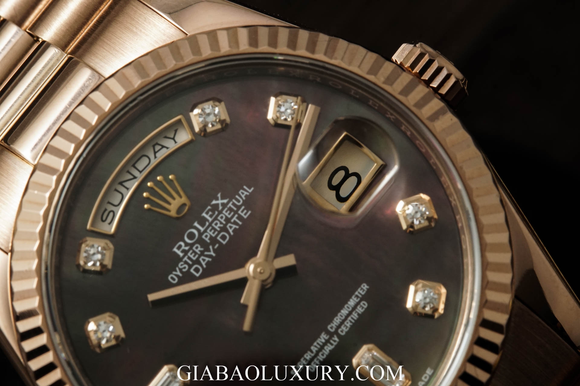 Đồng Hồ Rolex Day-Date 118235 Mặt Số Xà Cừ Tím