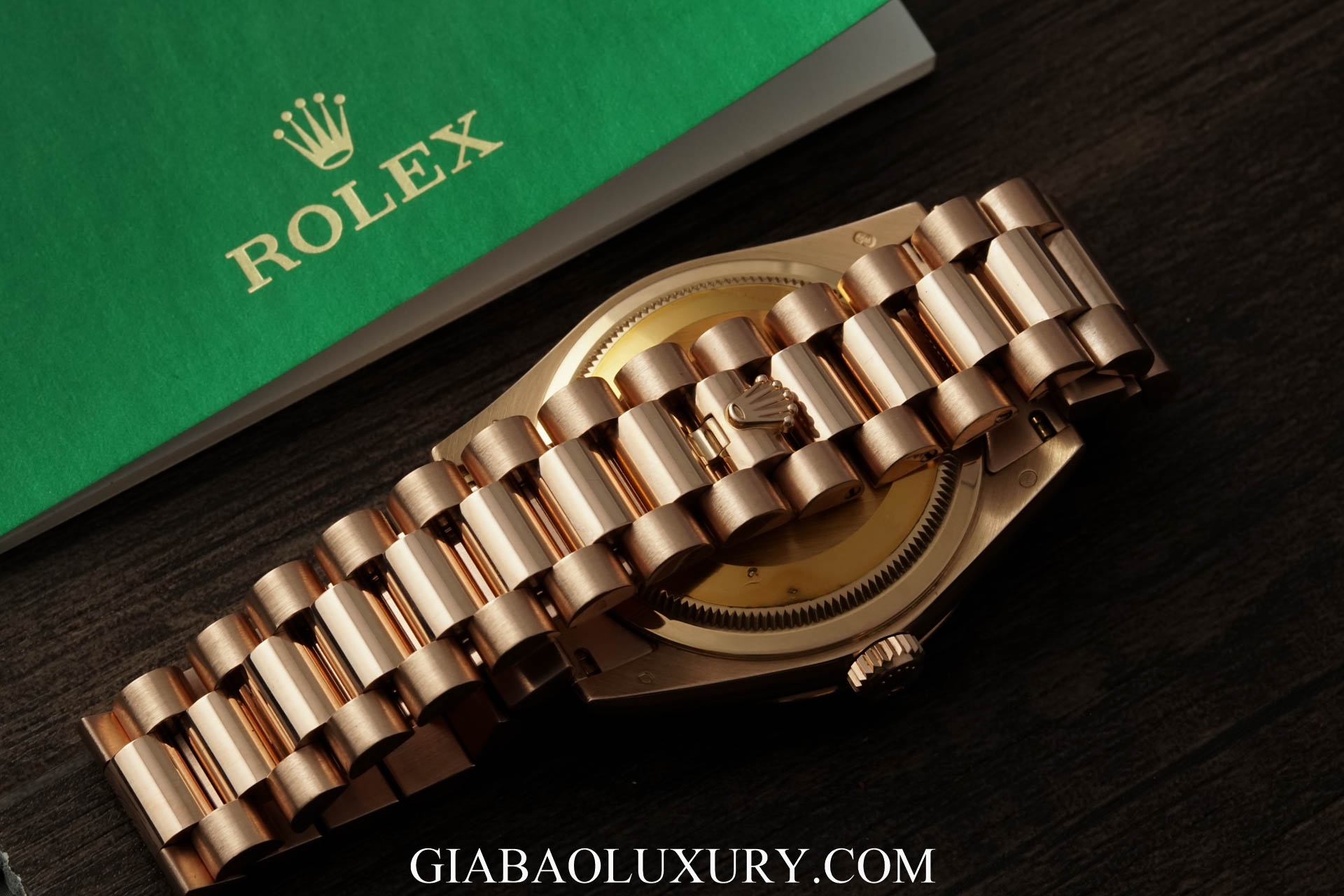Đồng Hồ Rolex Day-Date 118235 Mặt Số Xà Cừ Tím