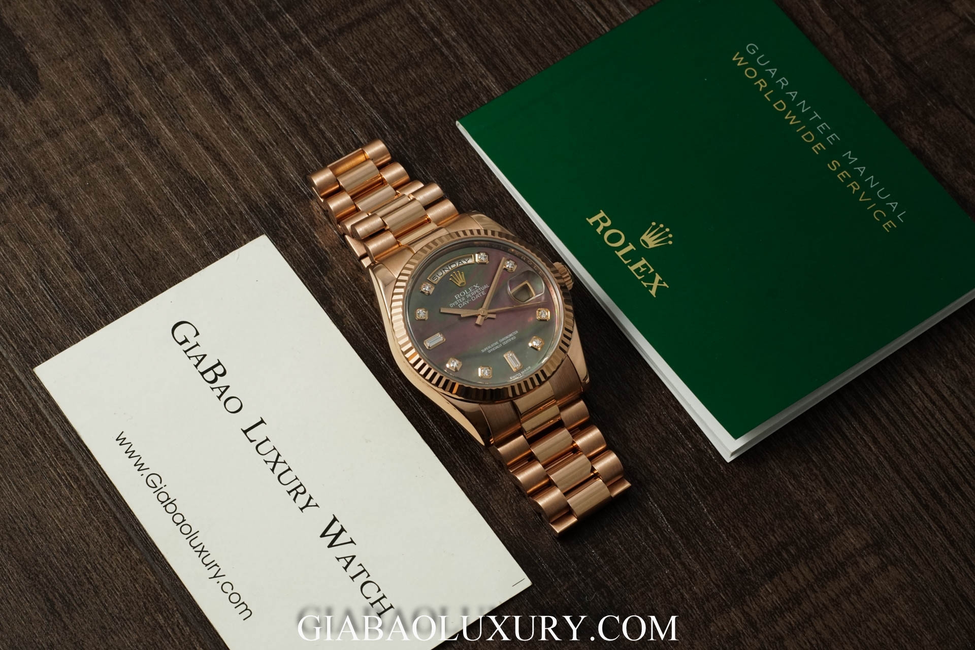 Đồng Hồ Rolex Day-Date 118235 Mặt Số Xà Cừ Tím