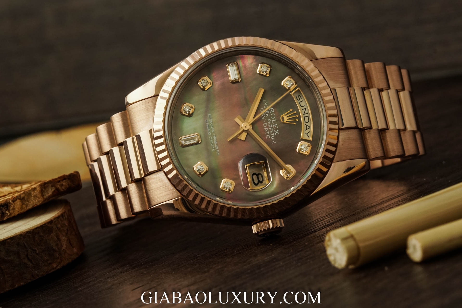 Đồng Hồ Rolex Day-Date 118235 Mặt Số Xà Cừ Tím