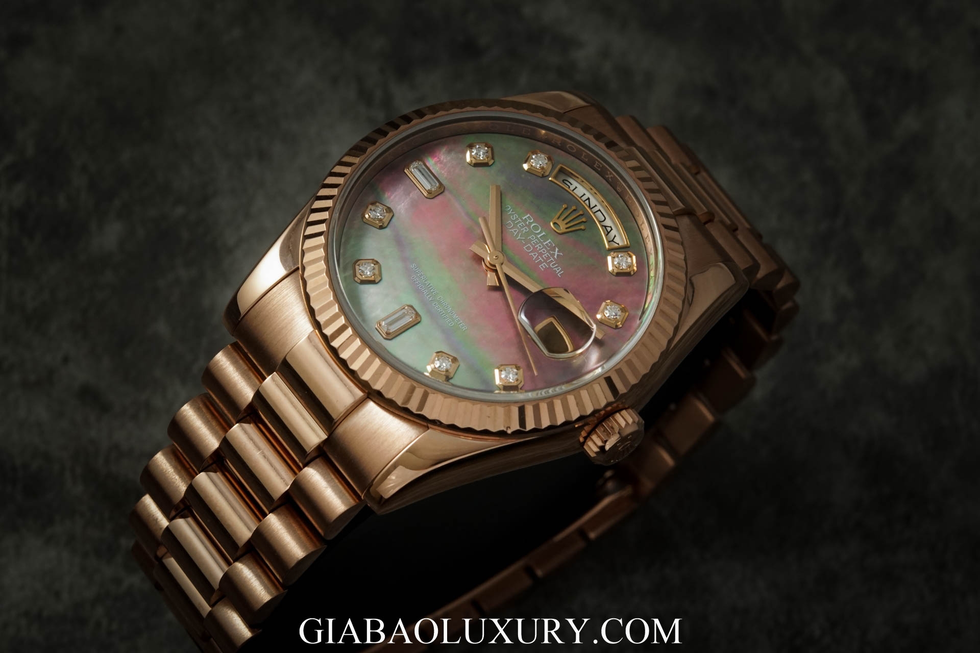 Đồng Hồ Rolex Day-Date 118235 Mặt Số Xà Cừ Tím