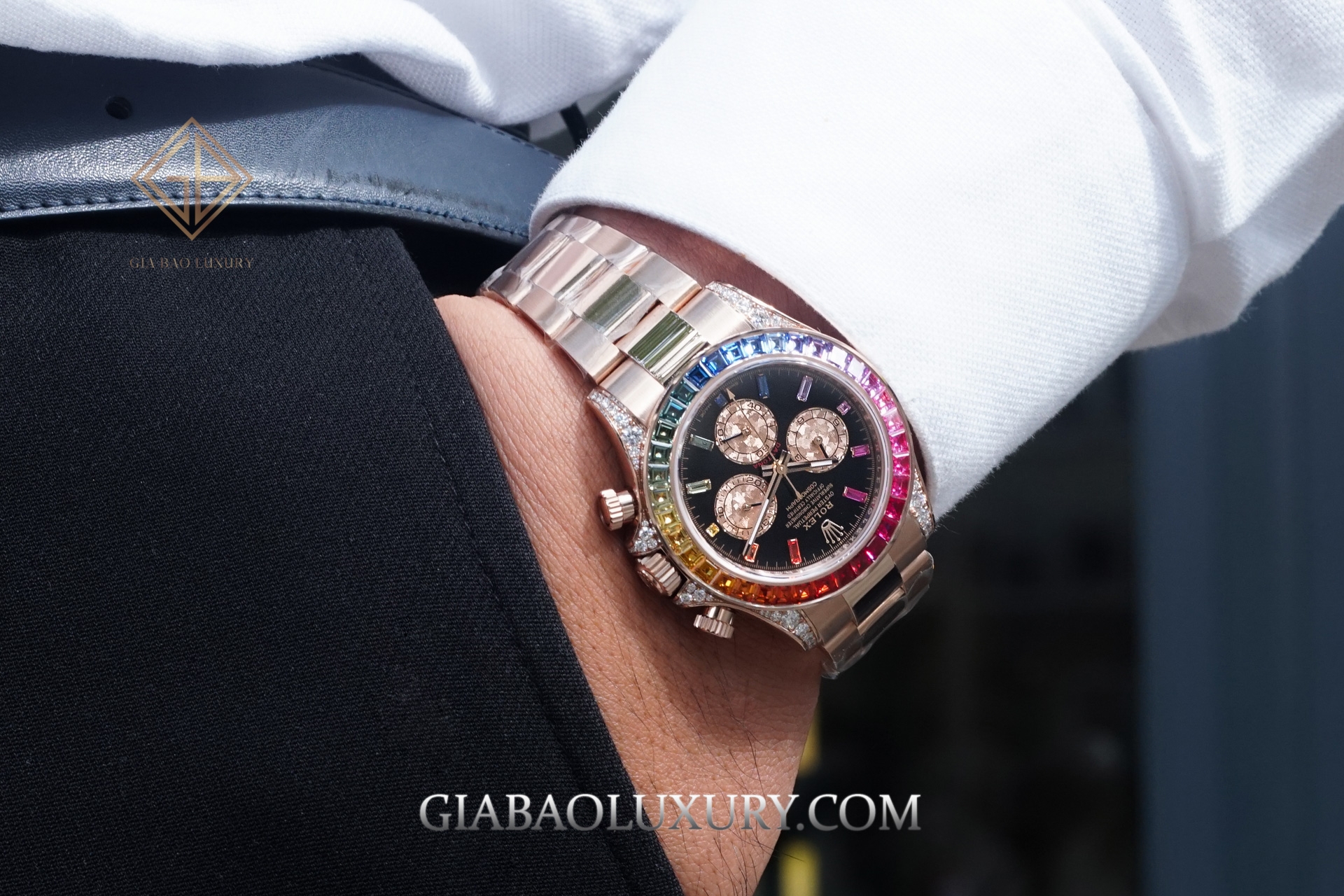 Rolex Cosmograph Daytona 116520 và 116595RBOW