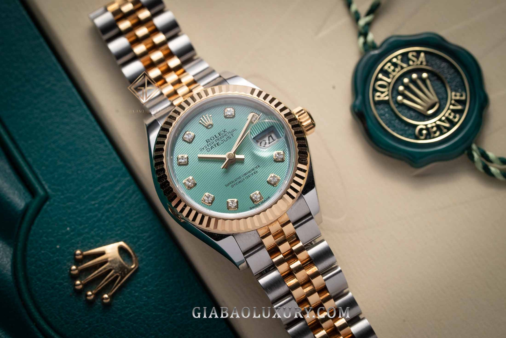 Đồng Hồ Rolex Lady-Datejust 28 279173 Mặt Số Xanh Nạm Kim Cương
