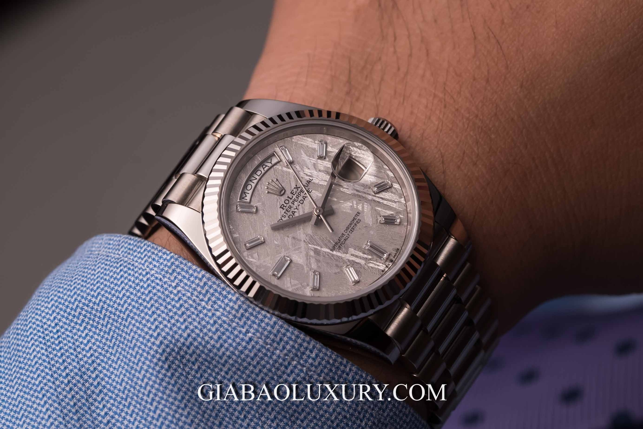 Đồng hồ Rolex Day-Date 228239-0055 Mặt Số Đá Thiên Thạch
