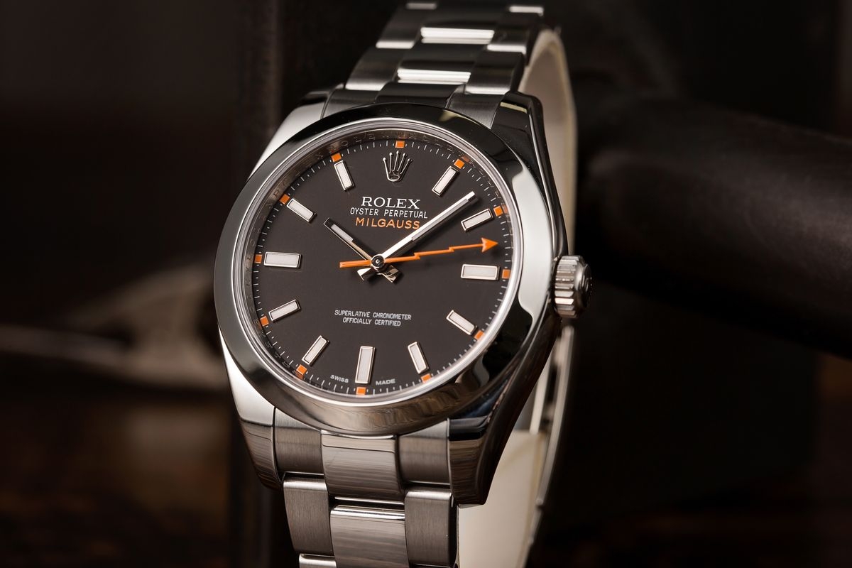 Hướng dẫn mua đồng hồ Rolex Milgauss mới nhất 2020 - 2021