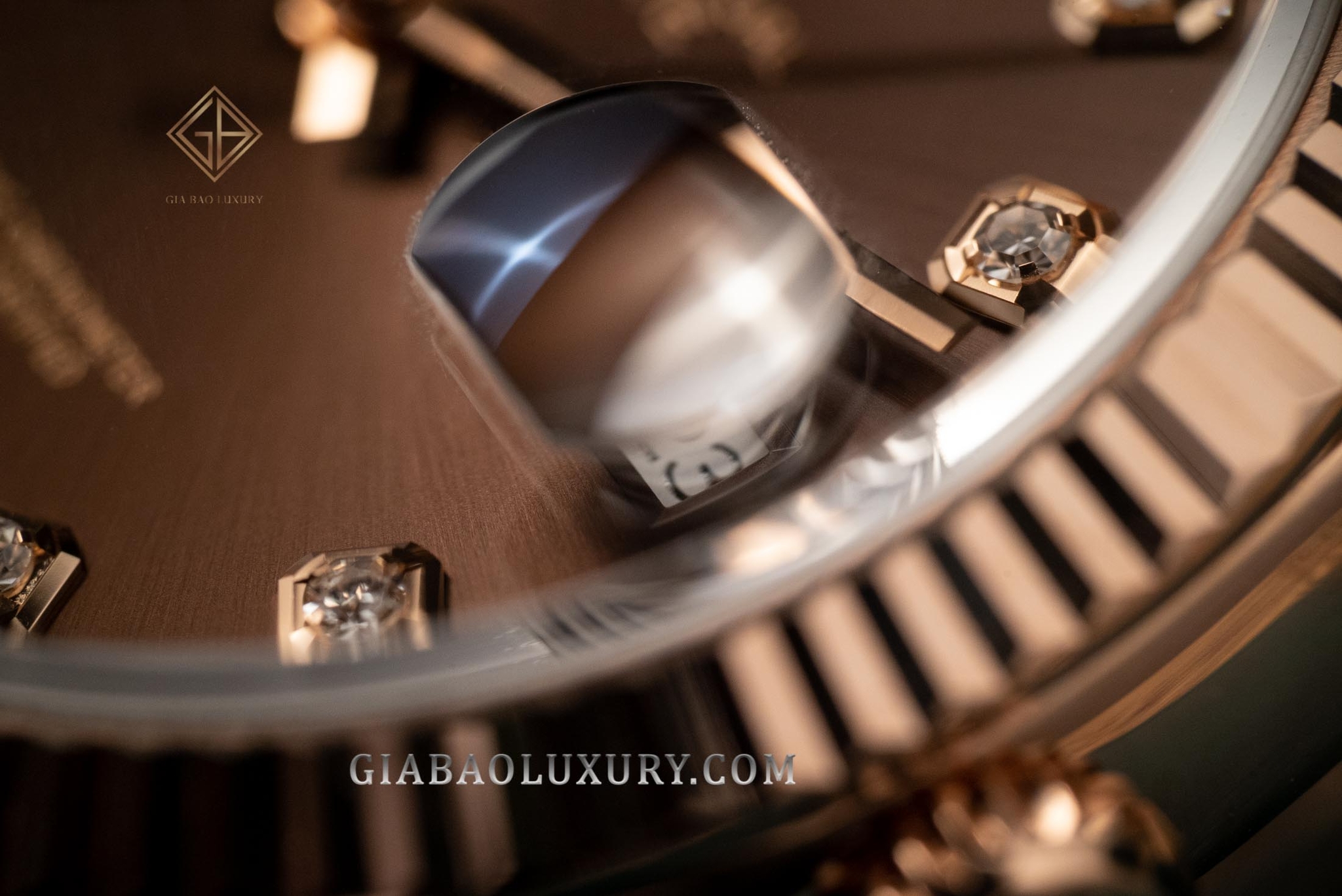 Đồng hồ Rolex Day-Date 36 118235 Mặt Số Chocolate Đá Ruby Đỏ Dây Đeo Oyster