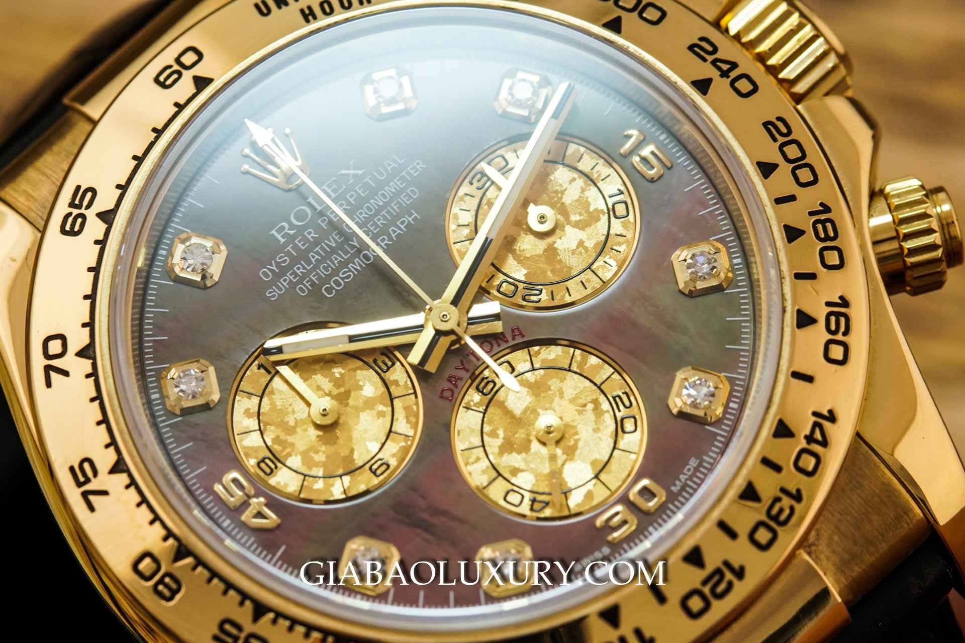 Đồng Hồ Rolex Cosmograph Daytona 116518 Vàng vàng, Mặt số xà cừ