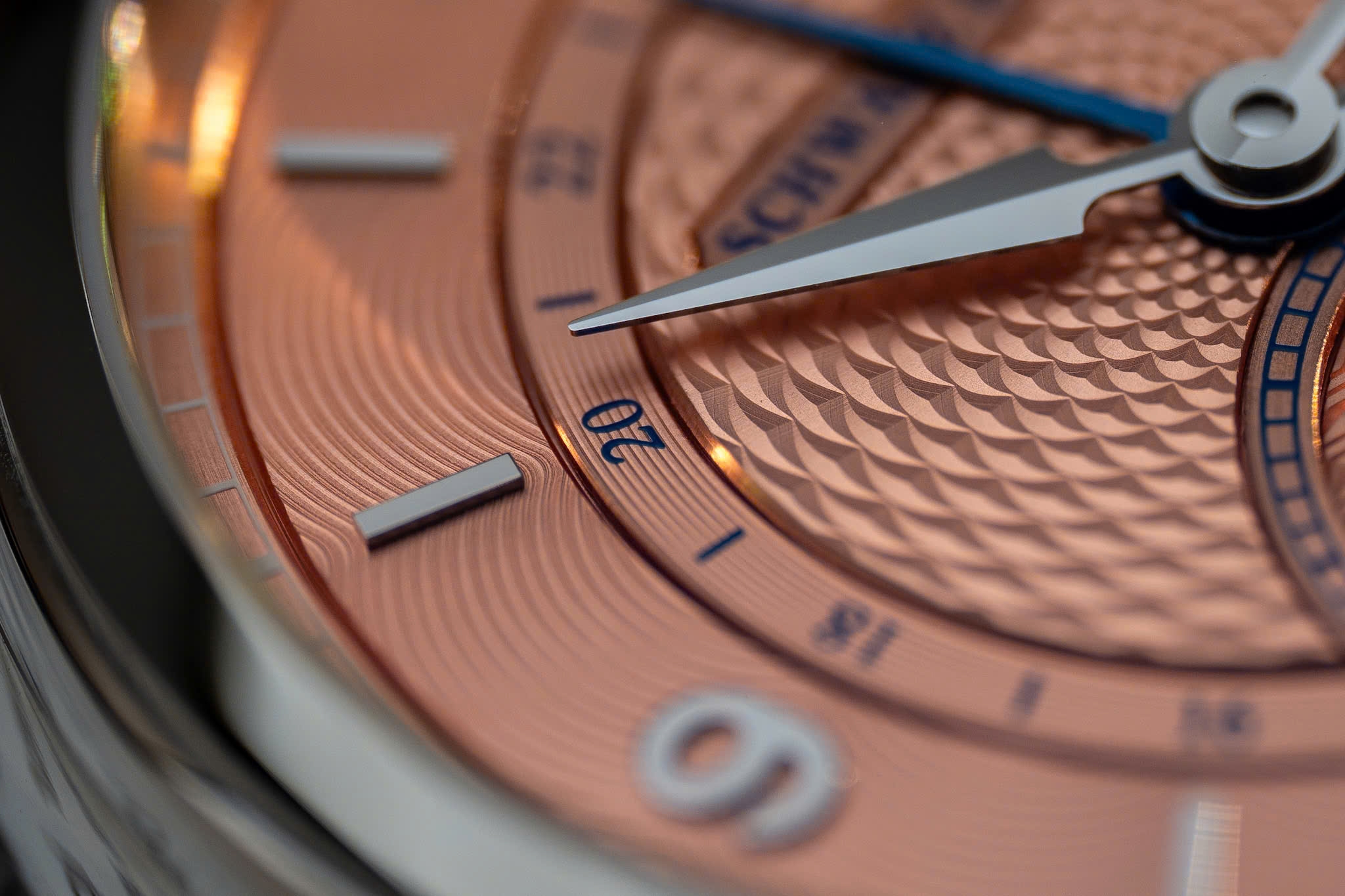 Kari Voutilainen x Schwarz Etienne  – Mẫu đồng hồ đầu tiên với chức năng GMT