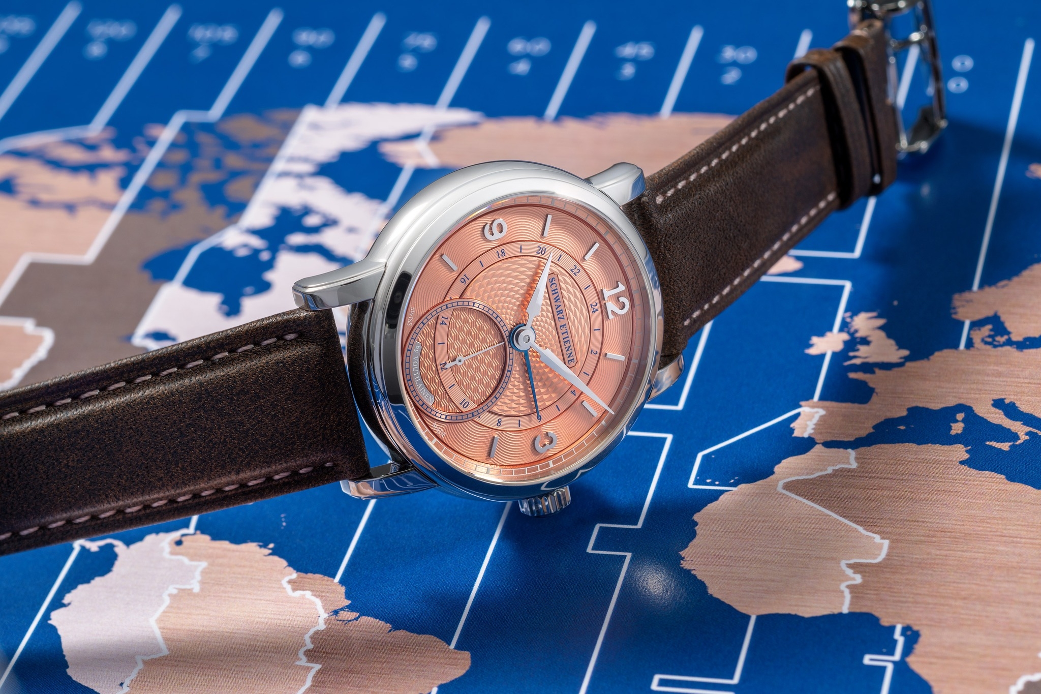 Đồng Hồ Schwarz Etienne Roma Synergy GMT Mặt số Salmon by Kari Voutilainen