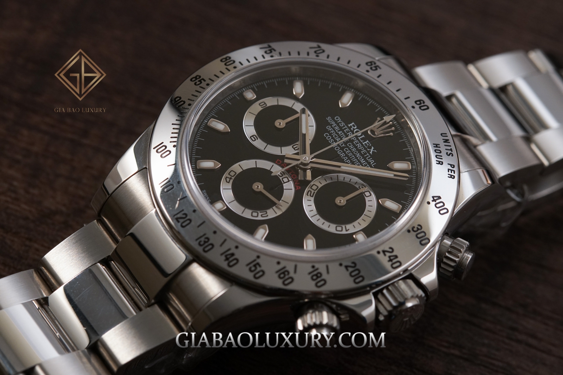 Rolex Cosmograph Daytona 116520 và 116595RBOW