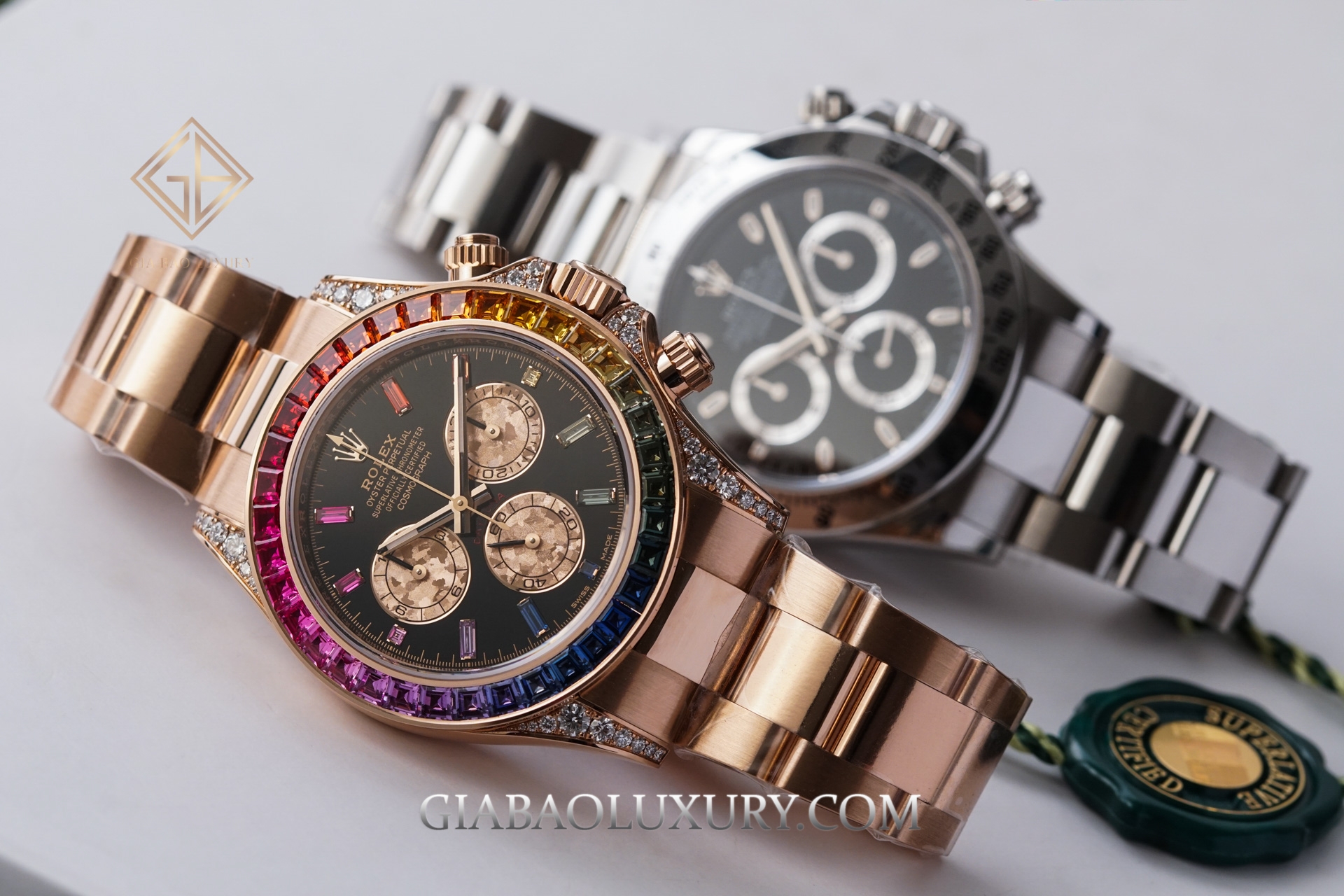 Rolex Cosmograph Daytona 116520 và 116595RBOW