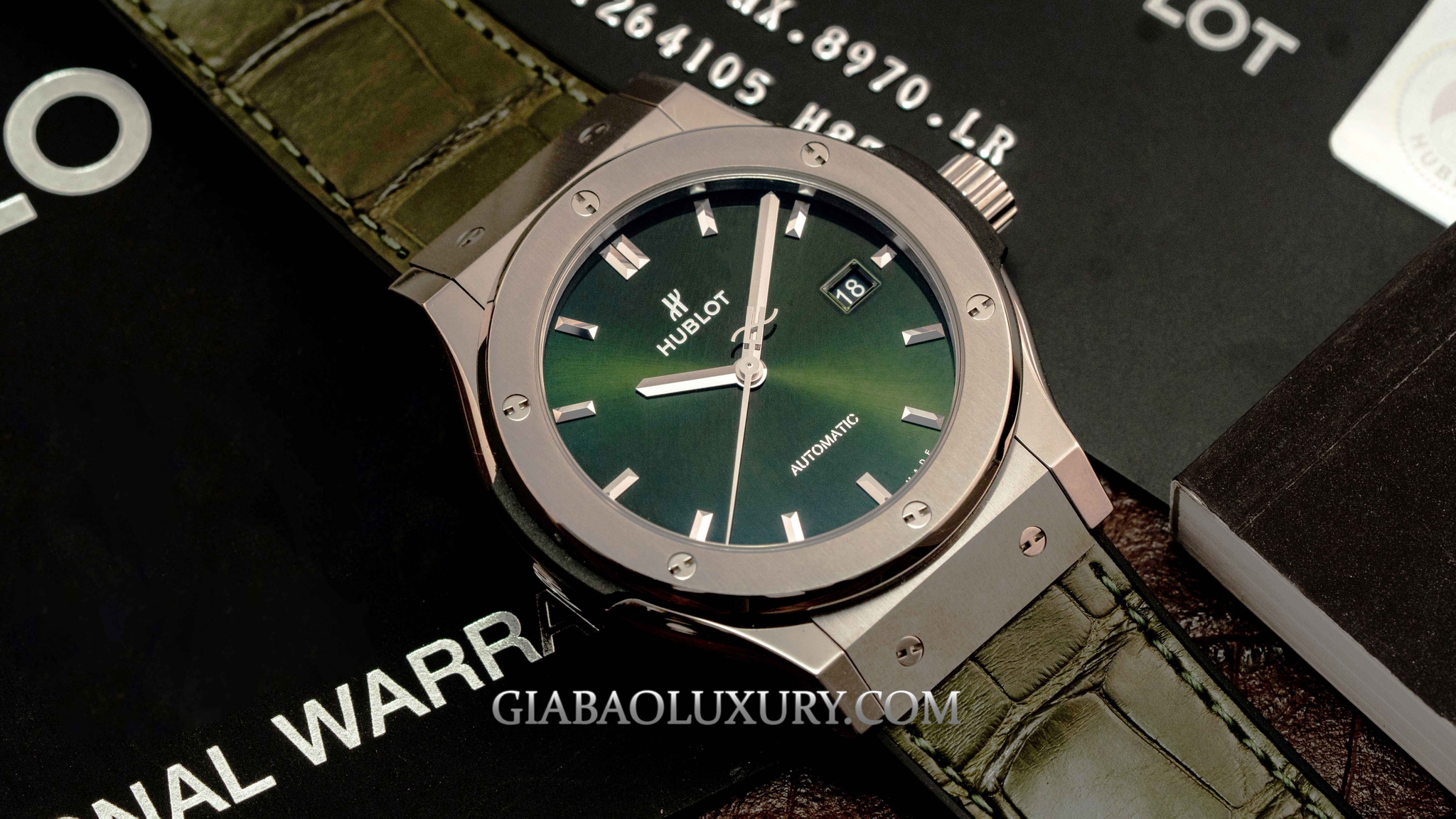 Đồng hồ Hublot Classic Fusion Green 42mm Titanium 542.NX.8970.LR