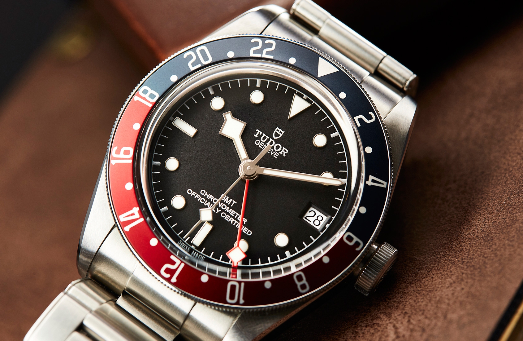  Đồng hồ Tudor Black Bay GMT