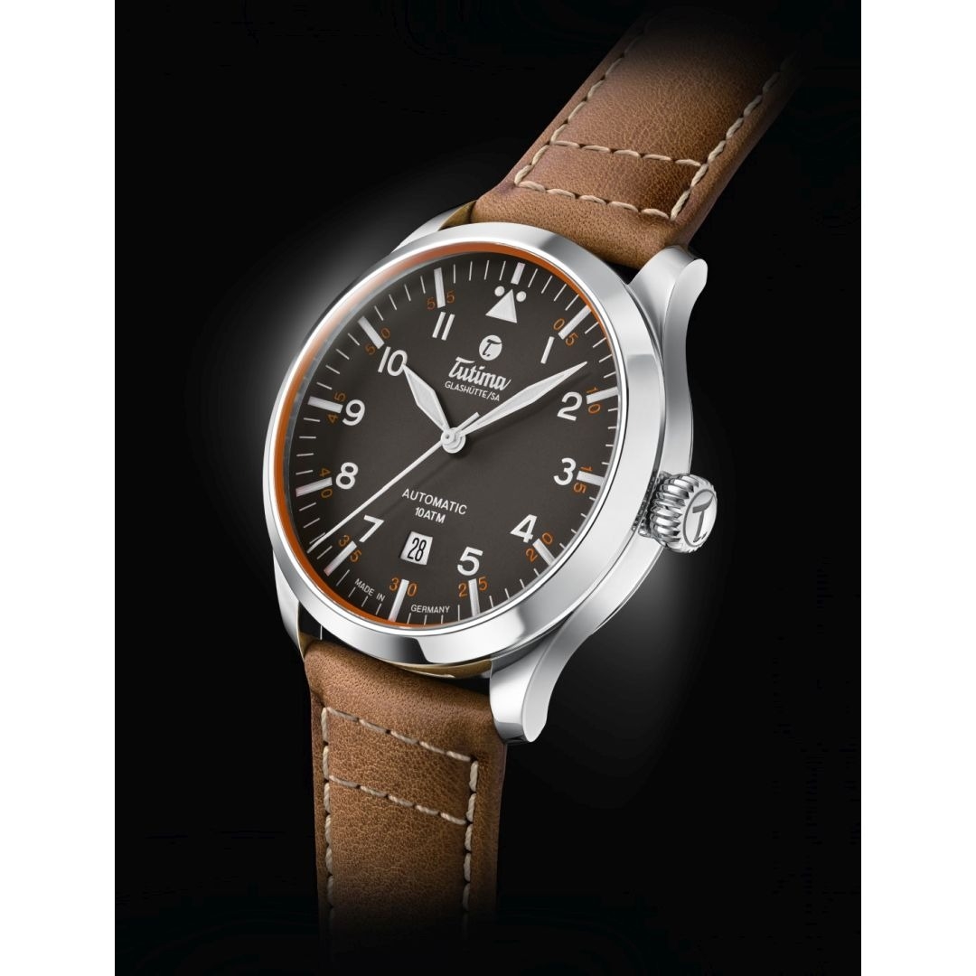 Tutima, dòng sản phẩm Flieger Automatic, Ref no: 6105-03, mặt số xám Gunmetal