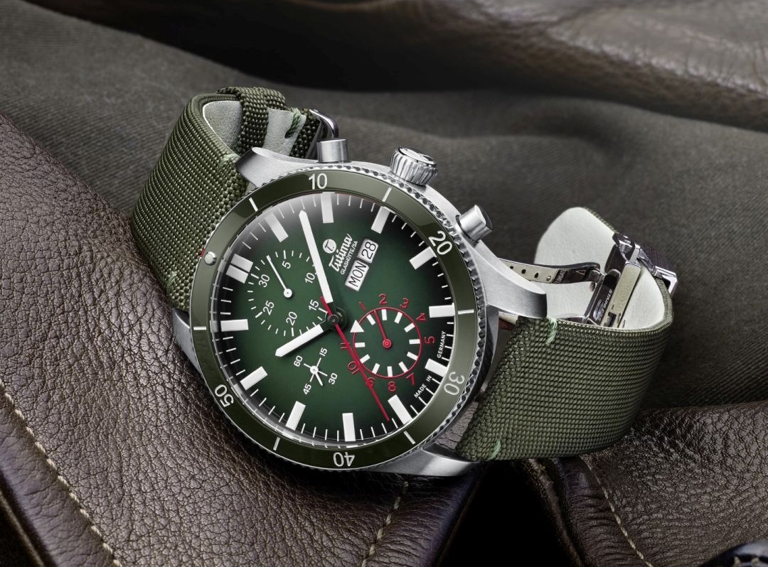 Tutima, dòng sản phẩm Grand Flieger Airport, Ref no: 6407-03, mặt số xanh lá Dégradé