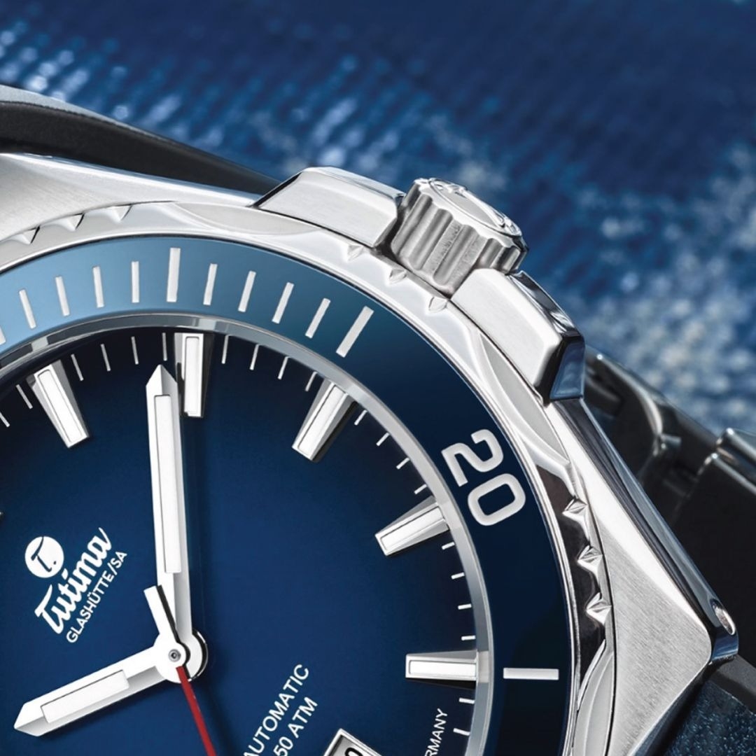 Tutima, dòng sản phẩm M2 Seven Seas S, Ref no: 6155-03, mặt số xanh dương Dégradé