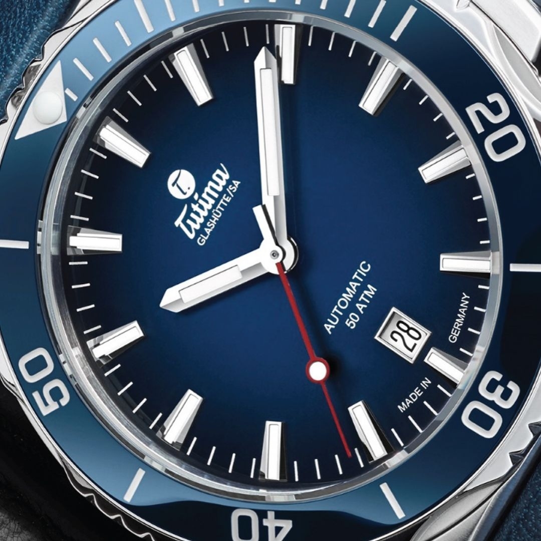 Tutima, dòng sản phẩm M2 Seven Seas S, Ref no: 6155-03, mặt số xanh dương Dégradé