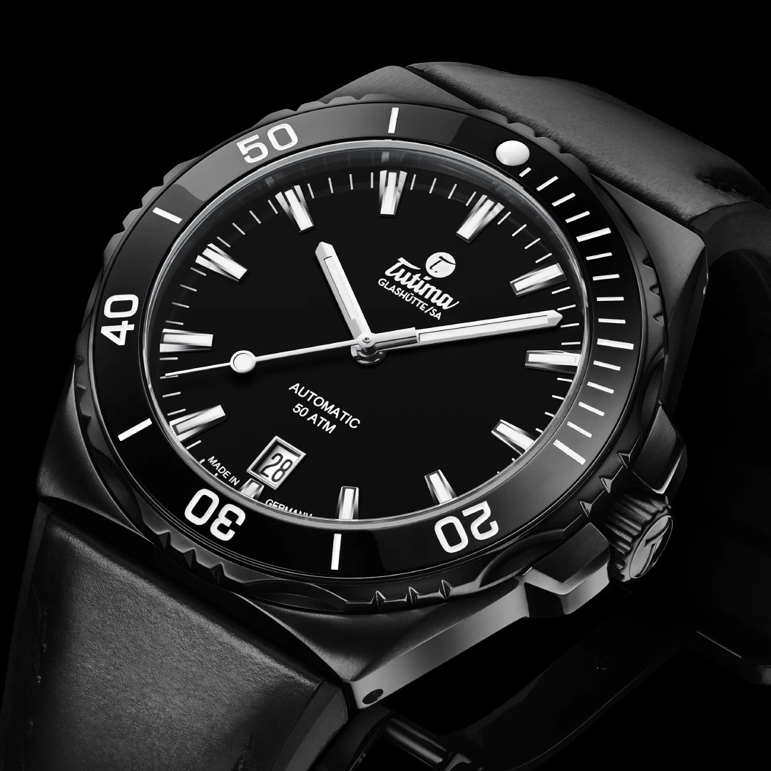 Tutima, dòng sản phẩm M2 Seven Seas S, Ref no: 6156-13, mặt số đen Deep