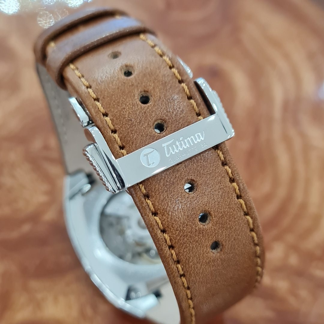 Đồng hồ đeo tay thương hiệu Tutima, dòng sản phẩm Saxon One M, Ref no: 6121-04, mặt số xanh thép