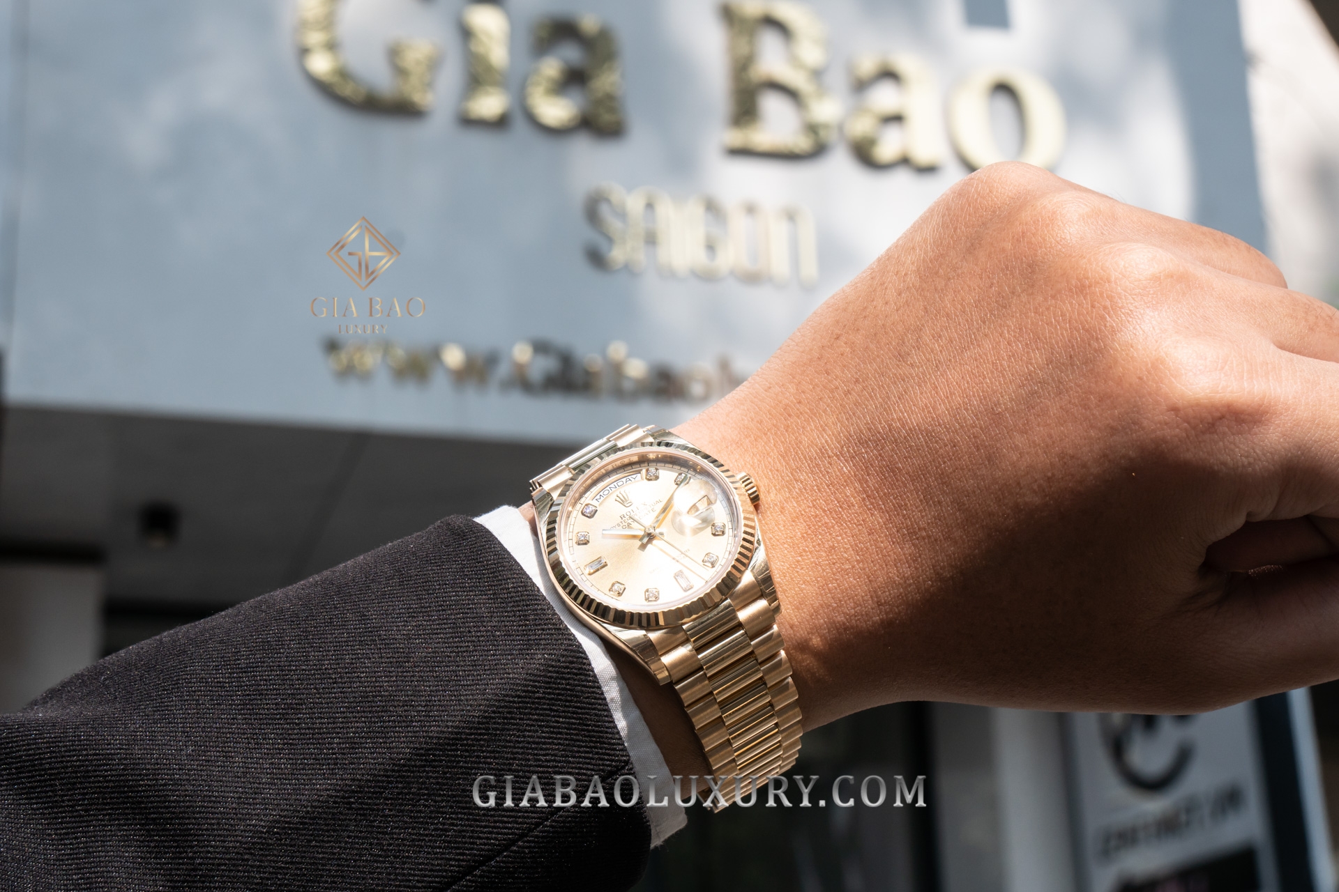 Đồng Hồ Rolex Day-Date 36 128238 Mặt Số Vàng Champagne Nạm Kim Cương