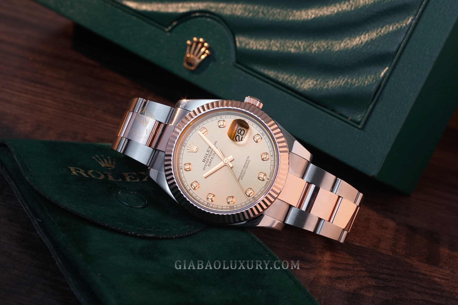 Đồng Hồ Rolex Datejust 41 126331 Mặt Số Sundust Nạm Kim Cương Dây Đeo Oyster