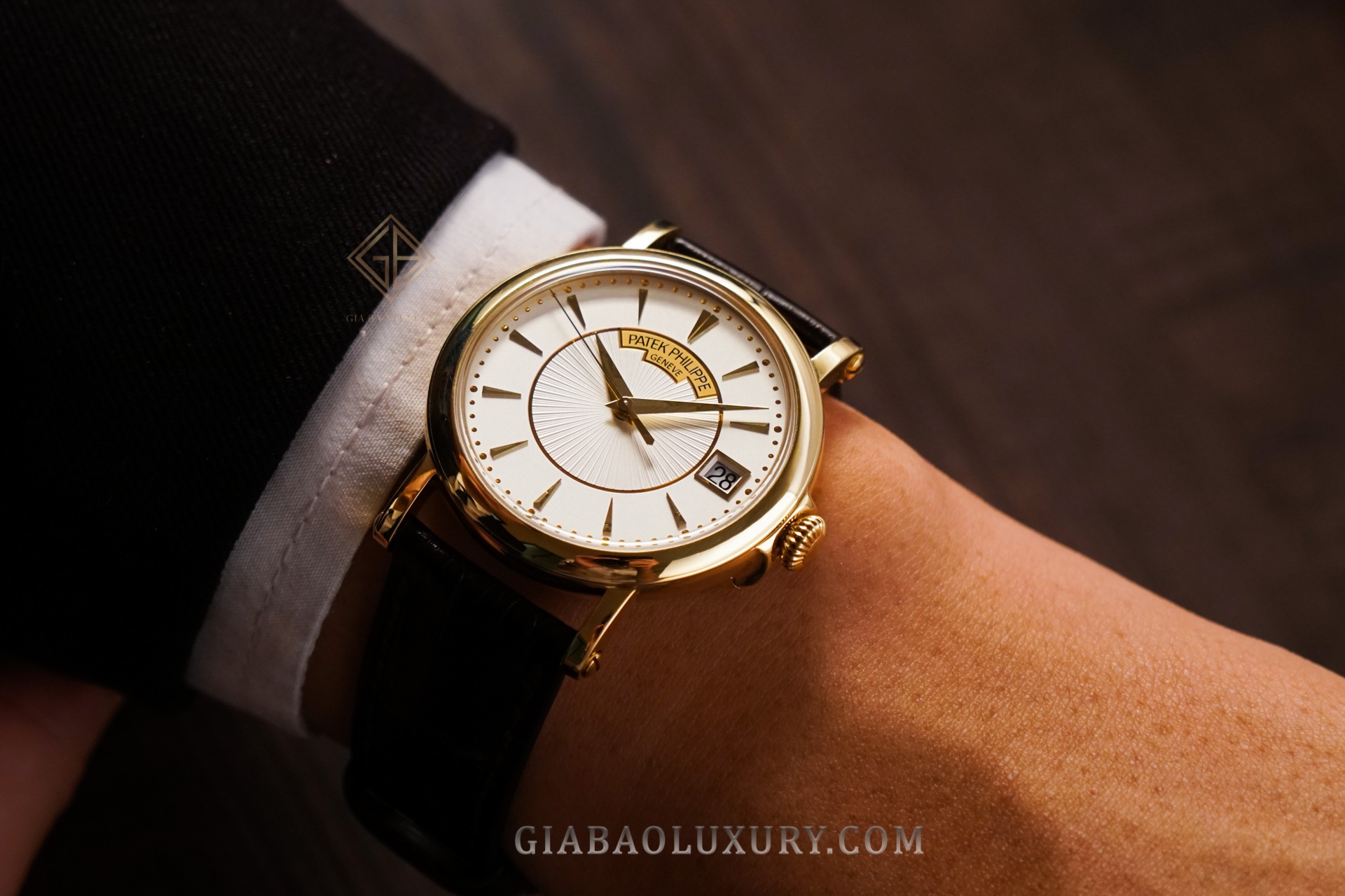 Đồng Hồ Patek Philippe Calatrava 5153J-001