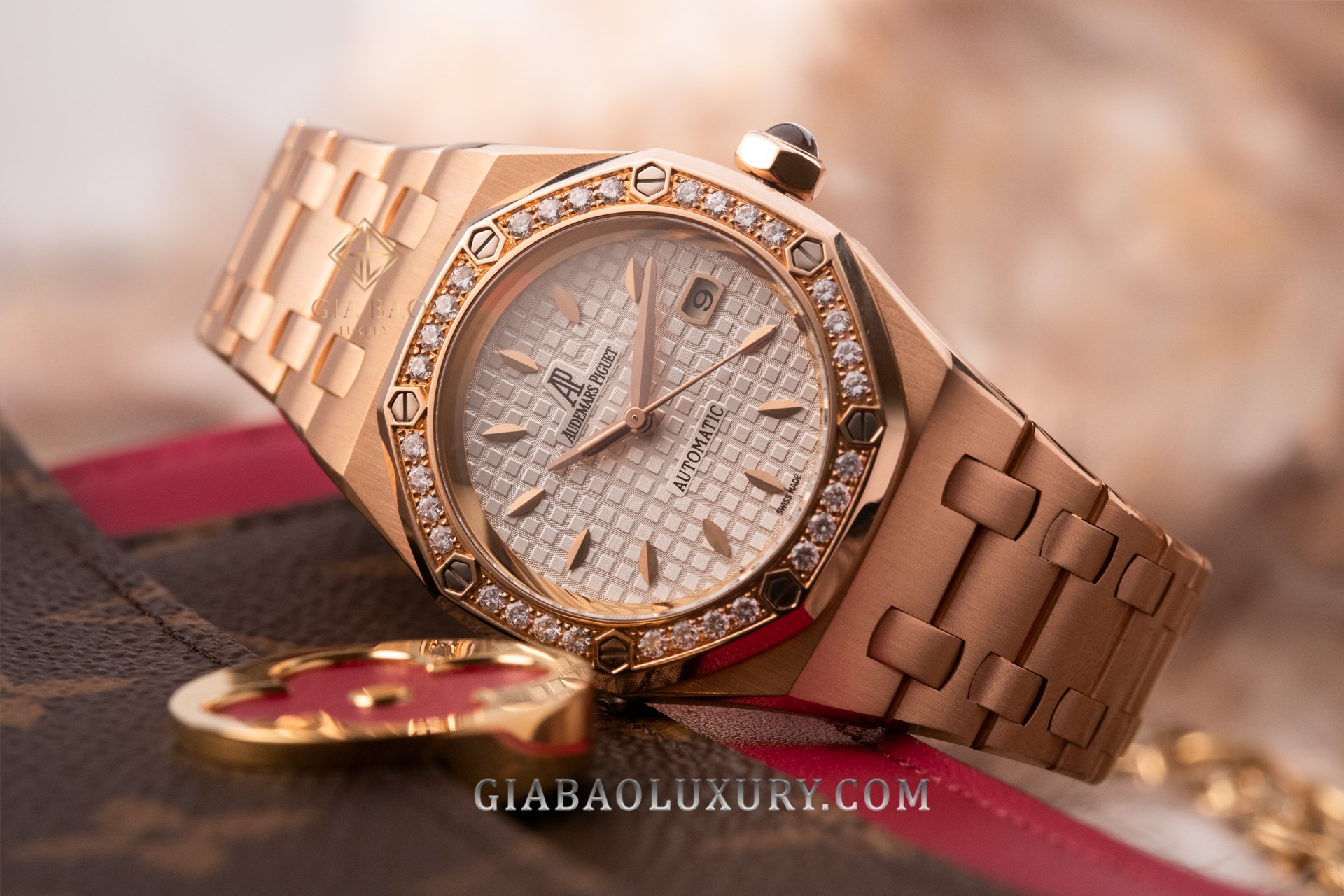 Audemars Piguet Royal Oak Lady 33mm 77321or.zz.1230or.01 
