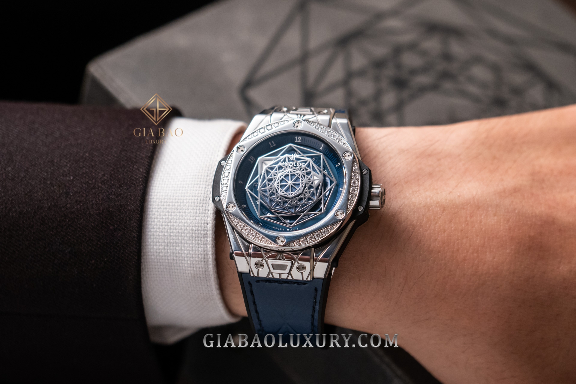 Đồng Hồ Hublot Big Bang Sang Bleu Titanium 39mm 465.SS.7179.VR.1204.MXM19