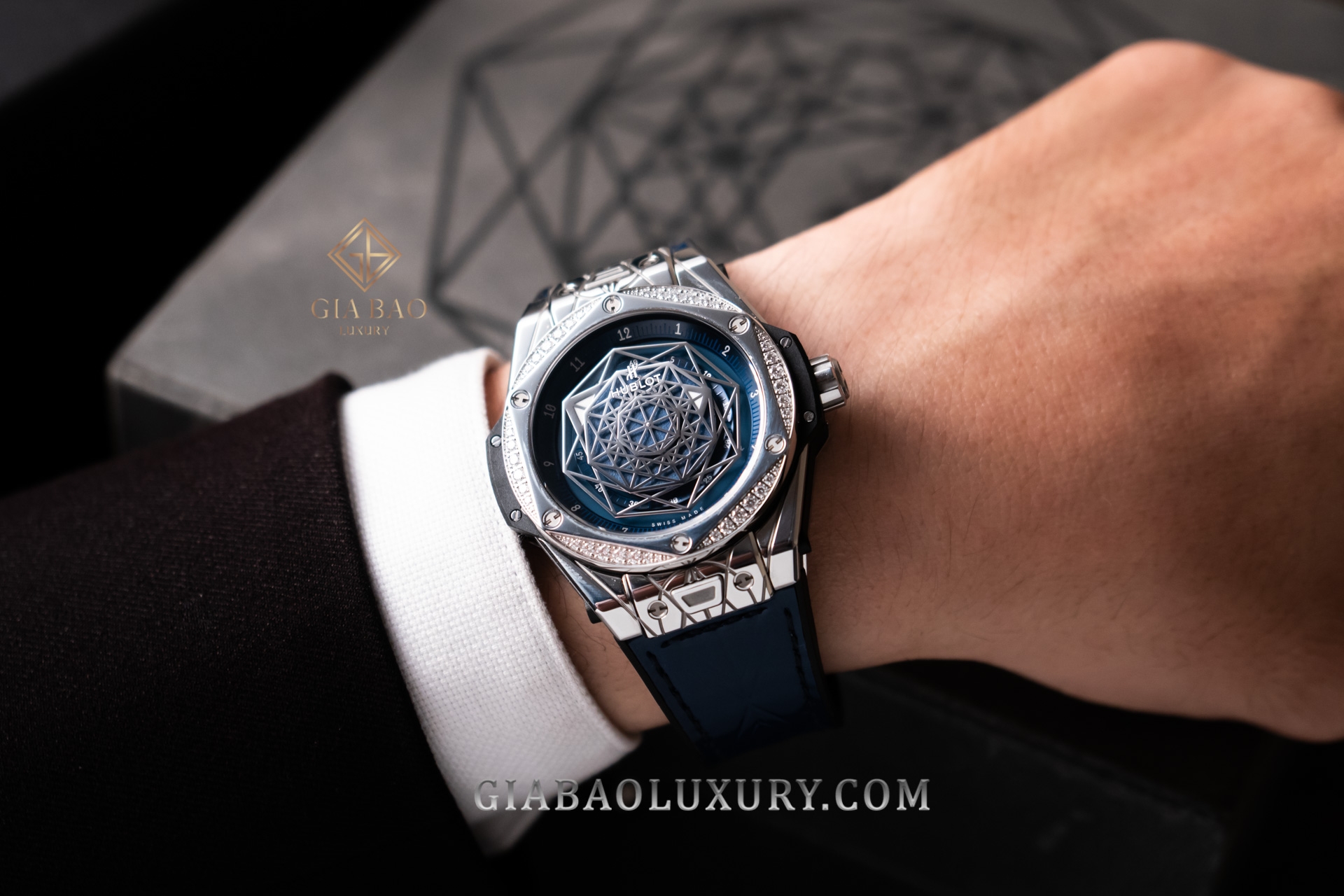 Review đồng hồ Hublot Big Bang Sang Bleu 39mm 465.SS.7179.VR.1204.MXM19