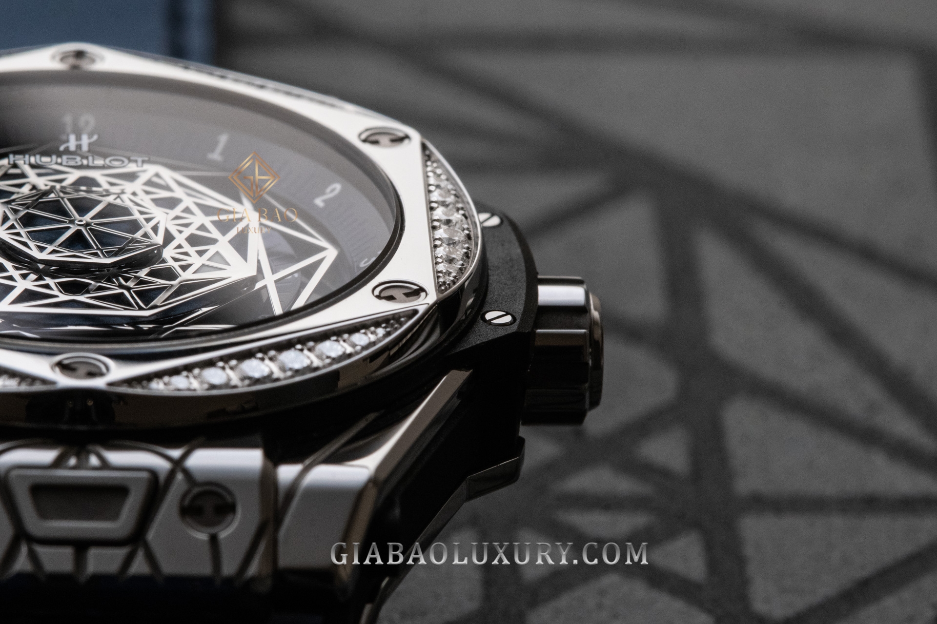 Review đồng hồ Hublot Big Bang Sang Bleu 39mm 465.SS.7179.VR.1204.MXM19